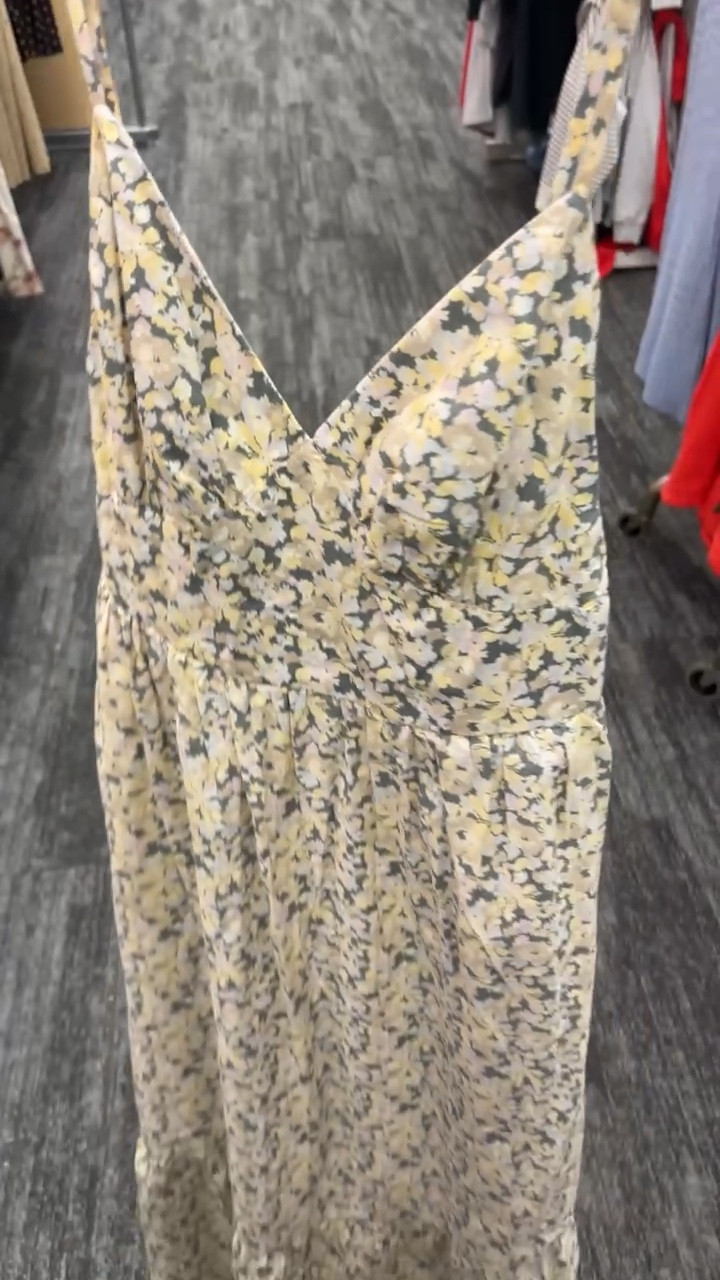 This dress 😍 the soft floral + flowy fit is EVERYTHING for spring 🌼✨And it’s 20% off right now 🙌🏼

Spring, summer, vacation, dress, @Target 


#LTKSeasonal #LTKootd #LTKSaleAlert