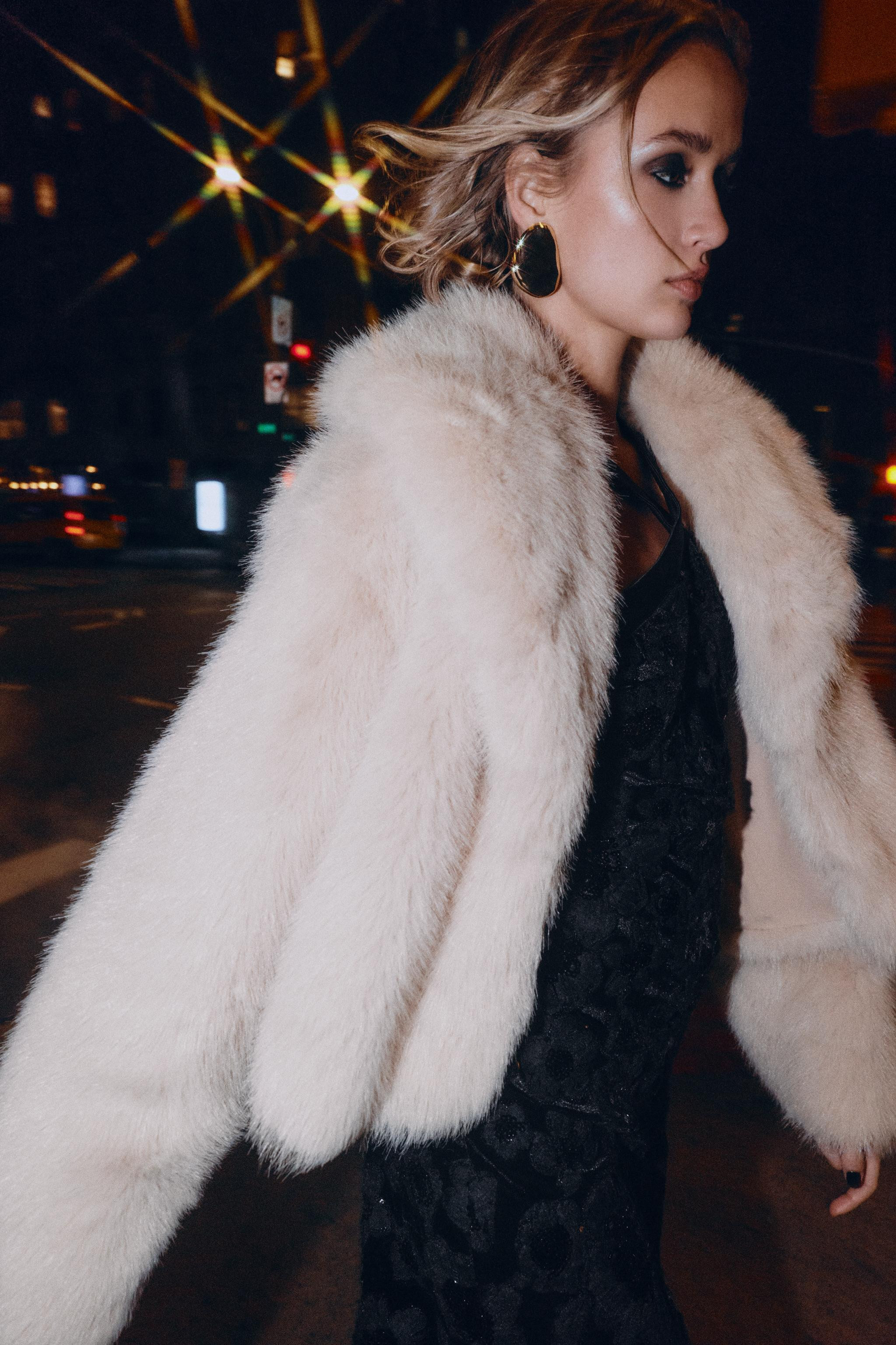 SHORT FAUX FUR LAPEL COLLAR COAT | Zara US