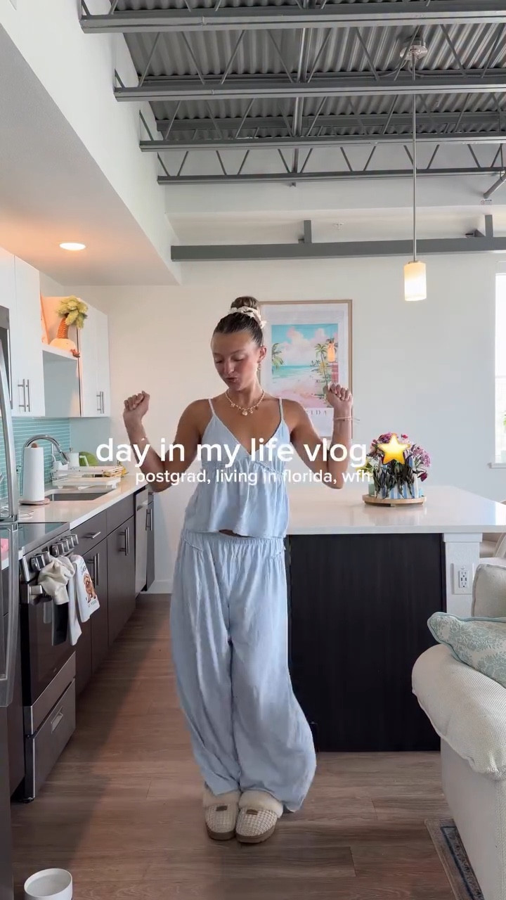 day in my life living in florida!! 📲🌸🌊 i love it here! do we like these vlogs?? 

#dayi̇nmylife #spendthedaywithme #vlog #florida #postgrad