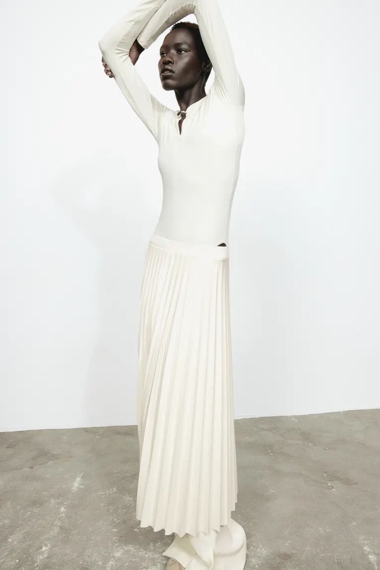Pleated skirt - Cream - Ladies | H&M GB | H&M (UK, MY, IN, SG, PH, TW, HK)