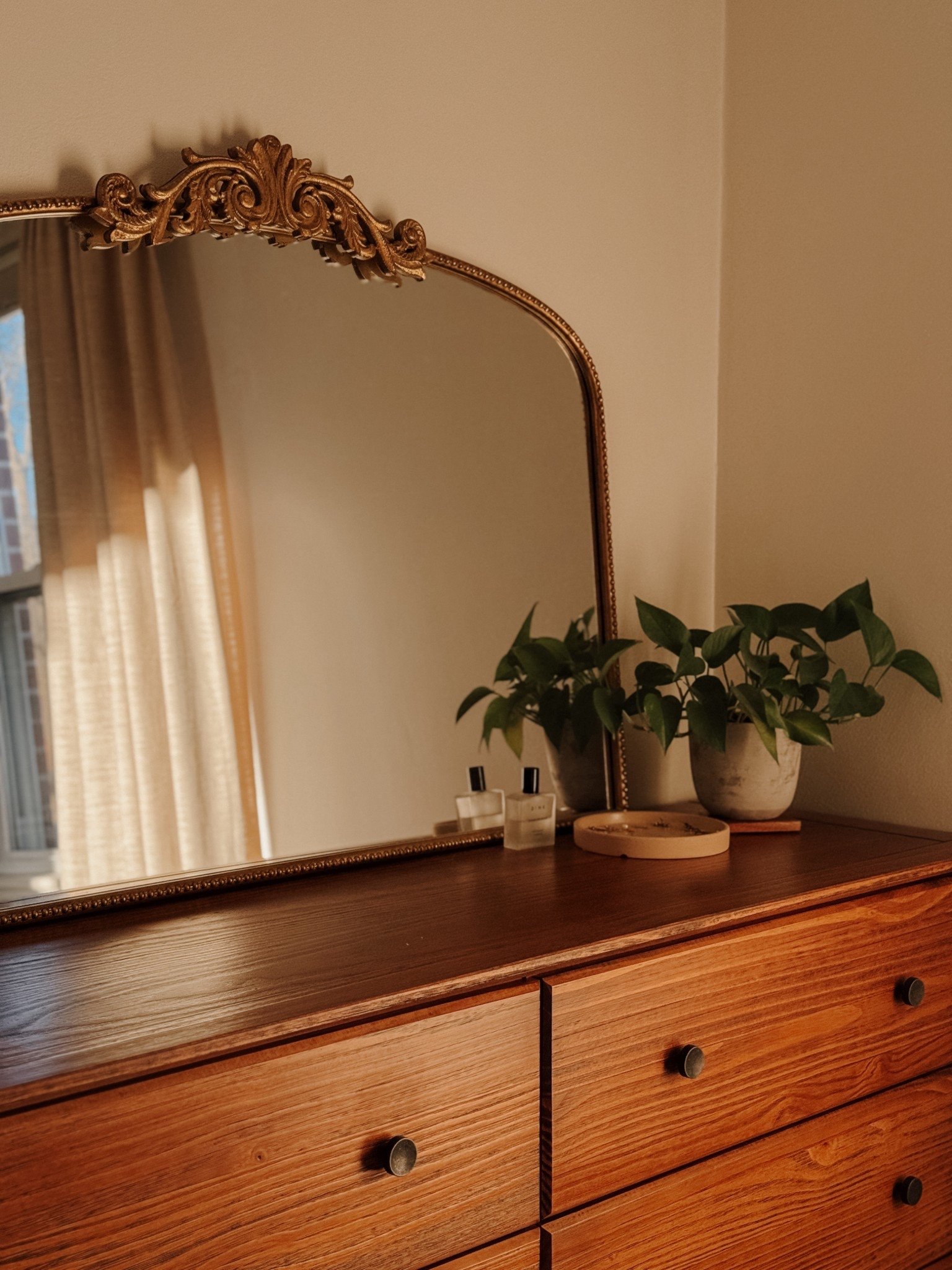 — that evening glow 💫

bedroom furniture | master bedroom | mirror | bedroom set | wooden bedroom set | Grainwood Furniture | Grainwood bedroom set 

#LTKBeauty #LTKHome #LTKOver40