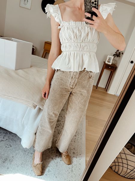 Love these Gaucho jeans in the ponytail wash for spring. They’re an acid-wash taupe color and a cropped style. They run generously so size down one size.
Wearing a 24. They’re on sale right now, too! 

#LTKsalealert #LTKSeasonal