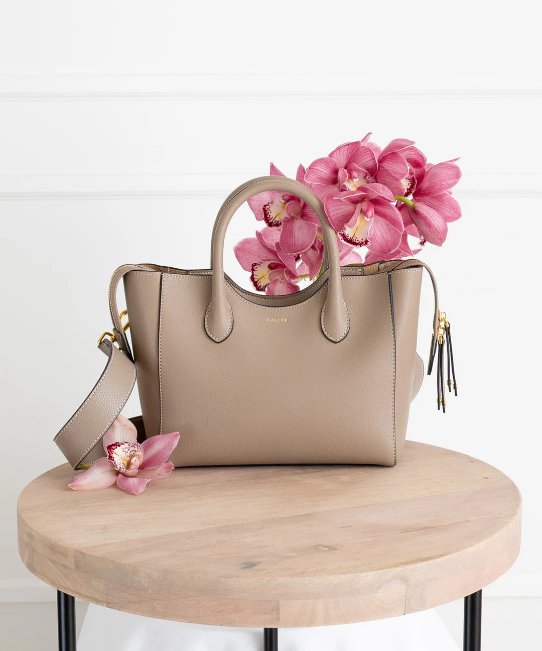 Lilly Satchel | AALLYN