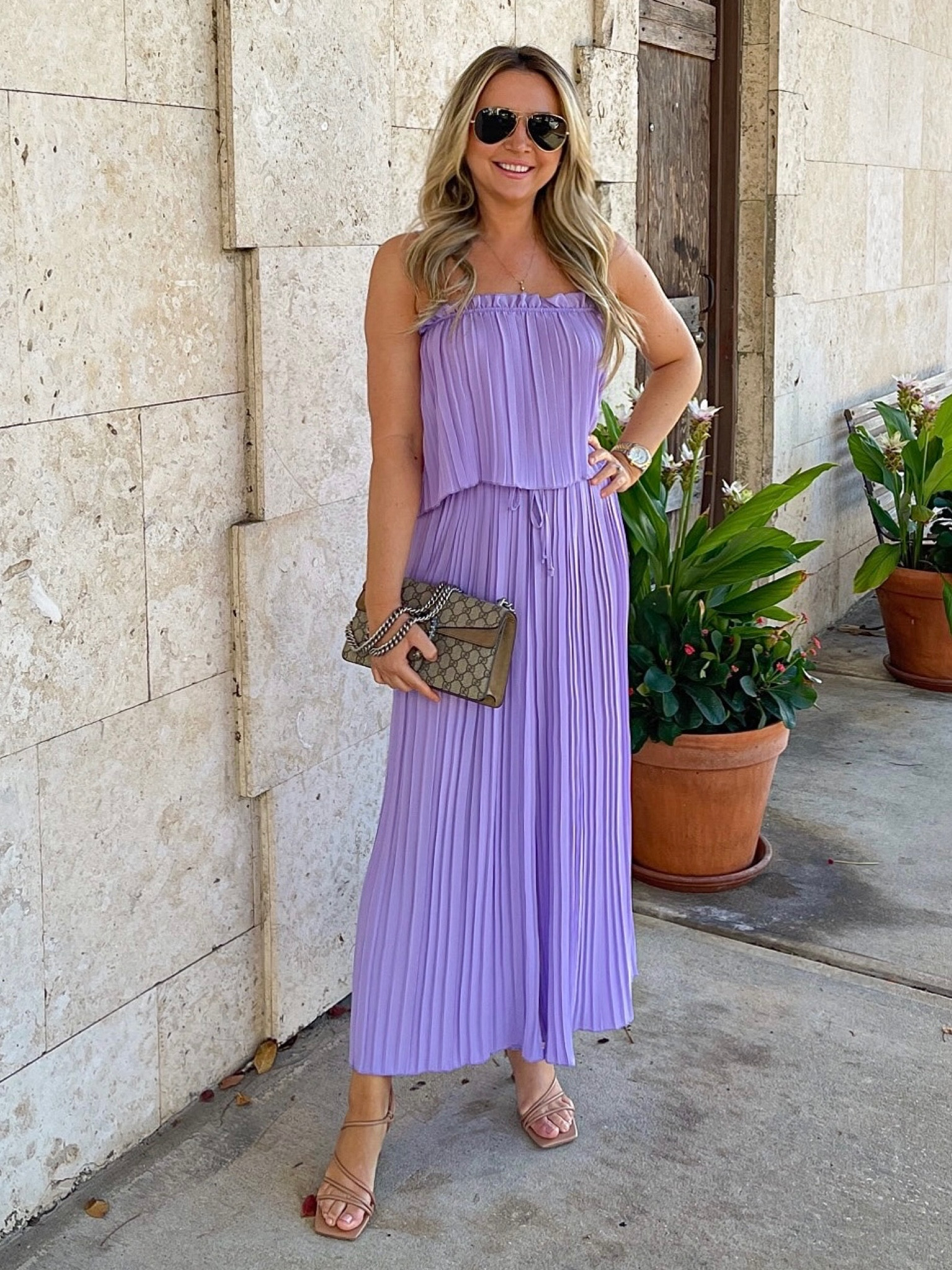 This fun two piece set is on sale now!!



#LTKCon #LTKunder50 #LTKsalealert