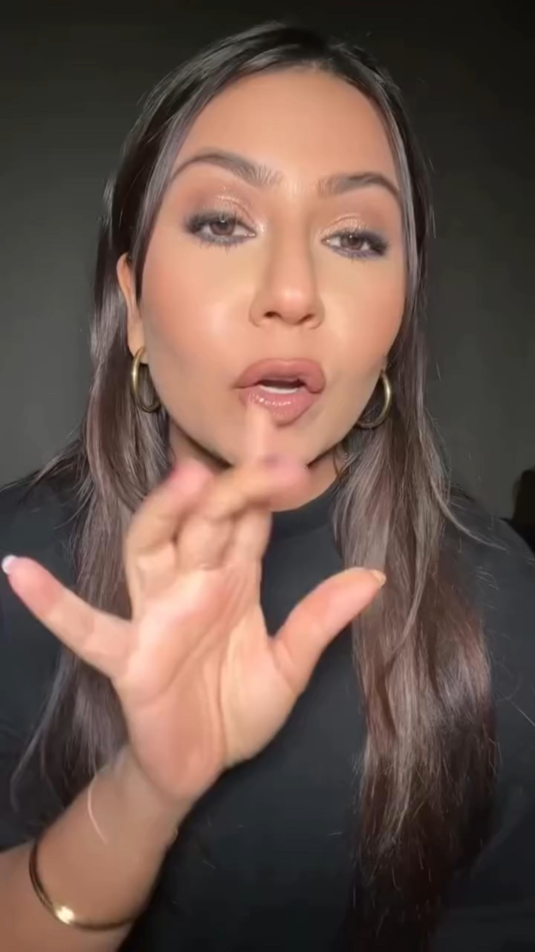 Cream bronzers I can’t live without 🙌 They never leave my pro MUA kit (and yes, I use them on myself too). Do you prefer cream or powder bronzer? 🤎

Type “Bronzer” if you want the link 🔗 to these 

#creambronzer #bronzerobsessed #makeupproducts #makeupkitessentials #dallasmakeupartist #dallasmua #promuamusthaves #makeuptips #makeupartist #makeupreels #makeuptrends #beautyhacks 
#makeupartistmusthaves
#makeupmusthaves #viralmakeup #makeupinspo #grwmreels #trendingreels