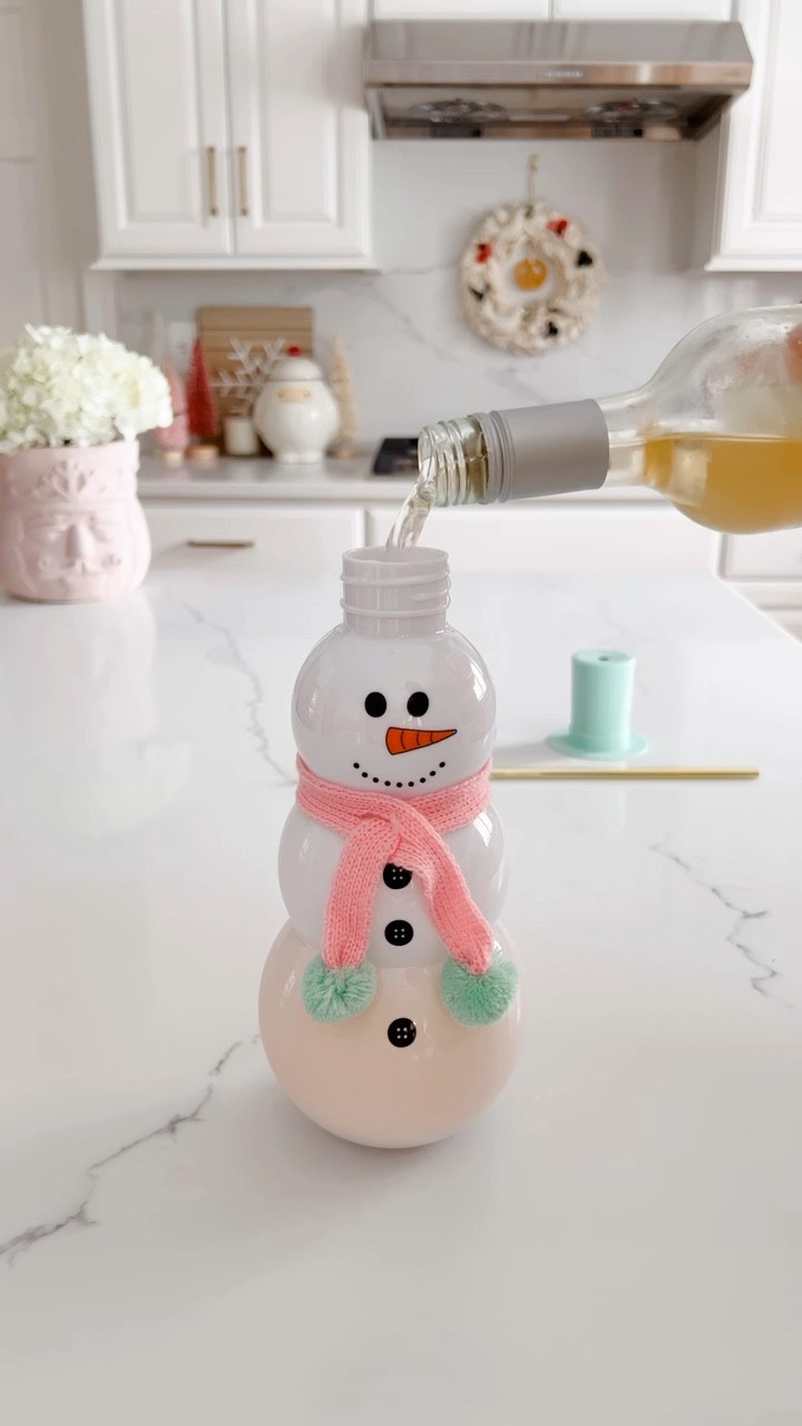 Snowman Sipper test drive. 🤣 

#LTKSeasonal #LTKGiftGuide #LTKHoliday