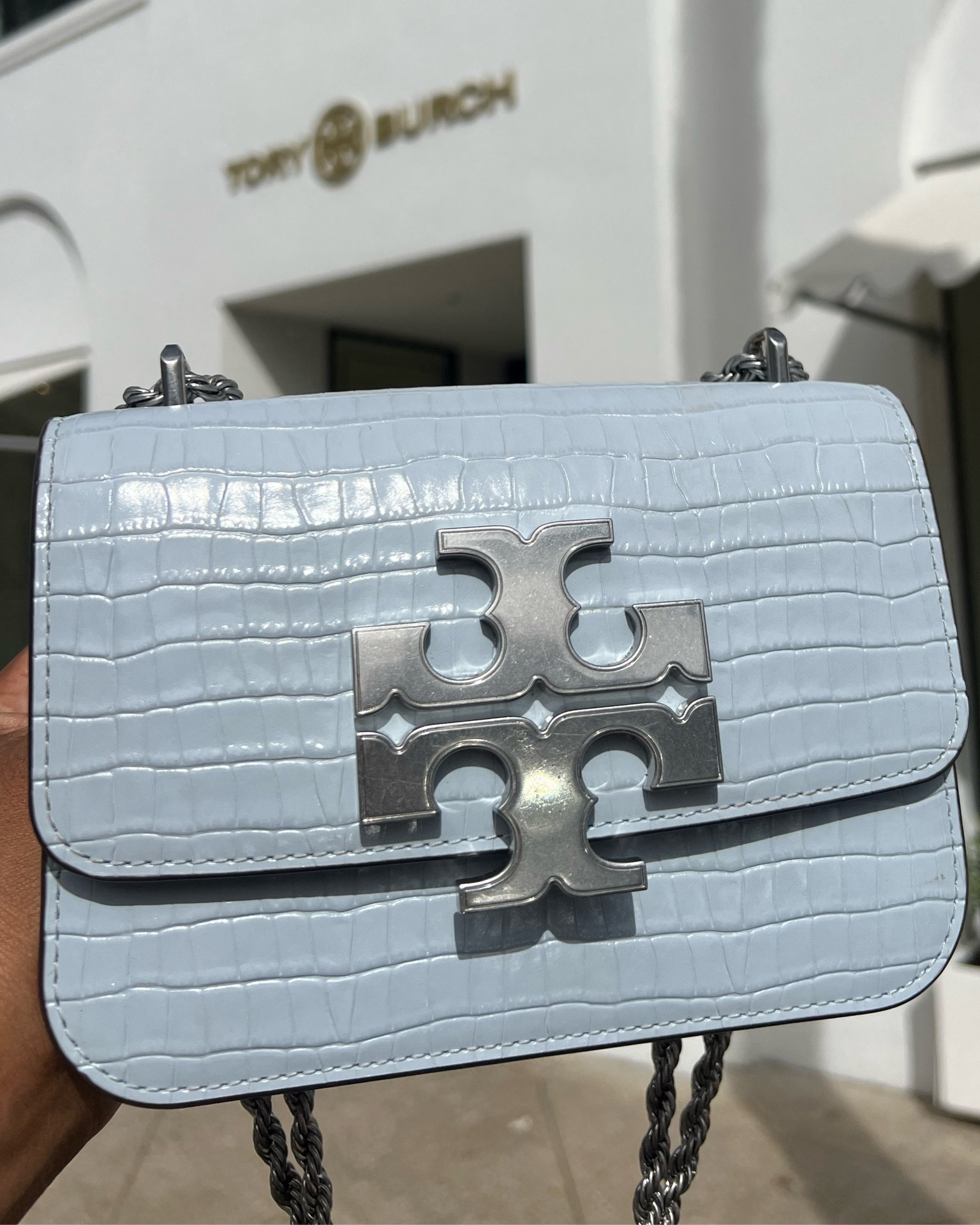 In love with this bag!
Luxury handbag with amazing quality!

Available in different colors and size!


Tory Burch Bag • Eleanor Bag • Gift for her • Gift Guide • LTK Find • LTK Bags • Under $1000 • Under 100 • Luxury Bag • Design Bag • Luxury • LTK Holiday 

#LTKitbag #LTKGiftGuide #LTKparties