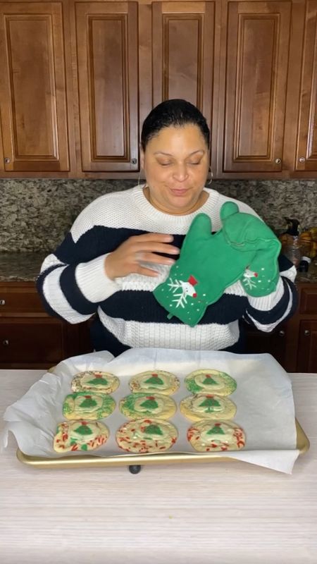 Easy Christmas sugar cookies with a few things from Target
Pillsbury Tree Cookies Christmas Oven Mitt Sheet Pan Porcelain Bowls Christmas Holiday Plate Cookie Exchange 

#LTKSeasonal #LTKHoliday #LTKhome
