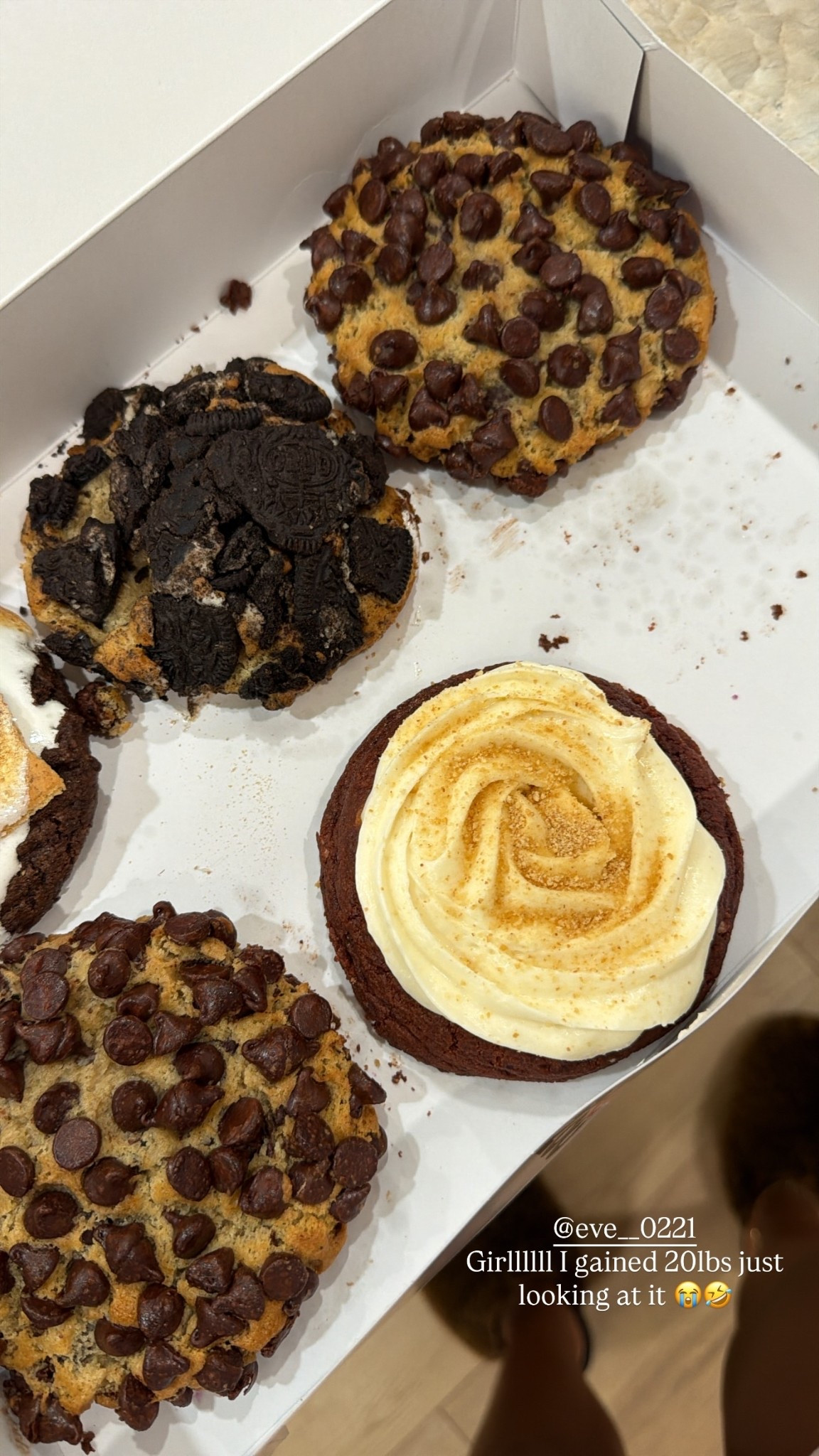 A few treats sit out, and the simple joy of a small moment stays with me. The way the flavors blend makes the pause feel right.

#LTKfoodie #LTKstorytime #LTKmomlife