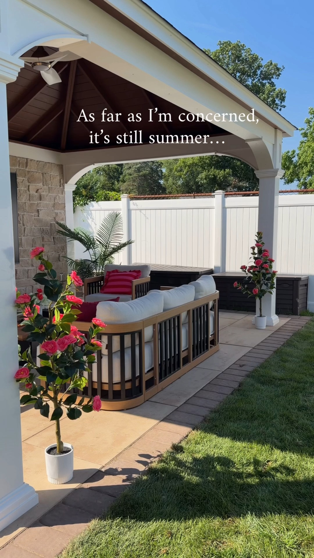 If summer had a fan club… I’d be president. ☀️

While everyone is talking pumpkins, I’m still out here spending every evening by the pool, soaking up every last bit of sunshine.

These are the outdoor pieces I’ve reached for all season long and I’d choose them all over again.