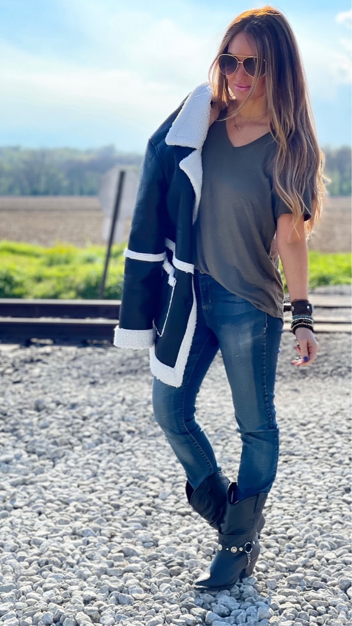 𝐕𝐢𝐛𝐞𝐬.

#LTKstyletip #LTKGiftGuide #LTKover40