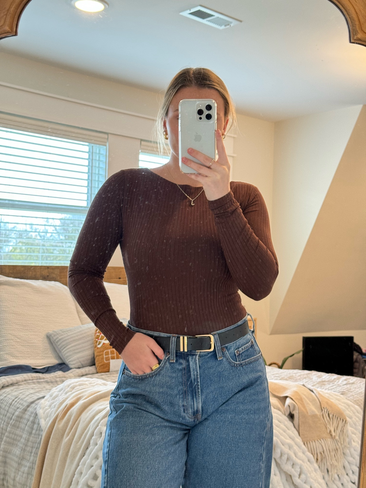 Perfect brown ribbed bodysuit from Abercrombie! Would be great for layering this fall and wearing to work! Wearing a small!



#LTKHoliday #LTKStyleTip #LTKCyberWeek