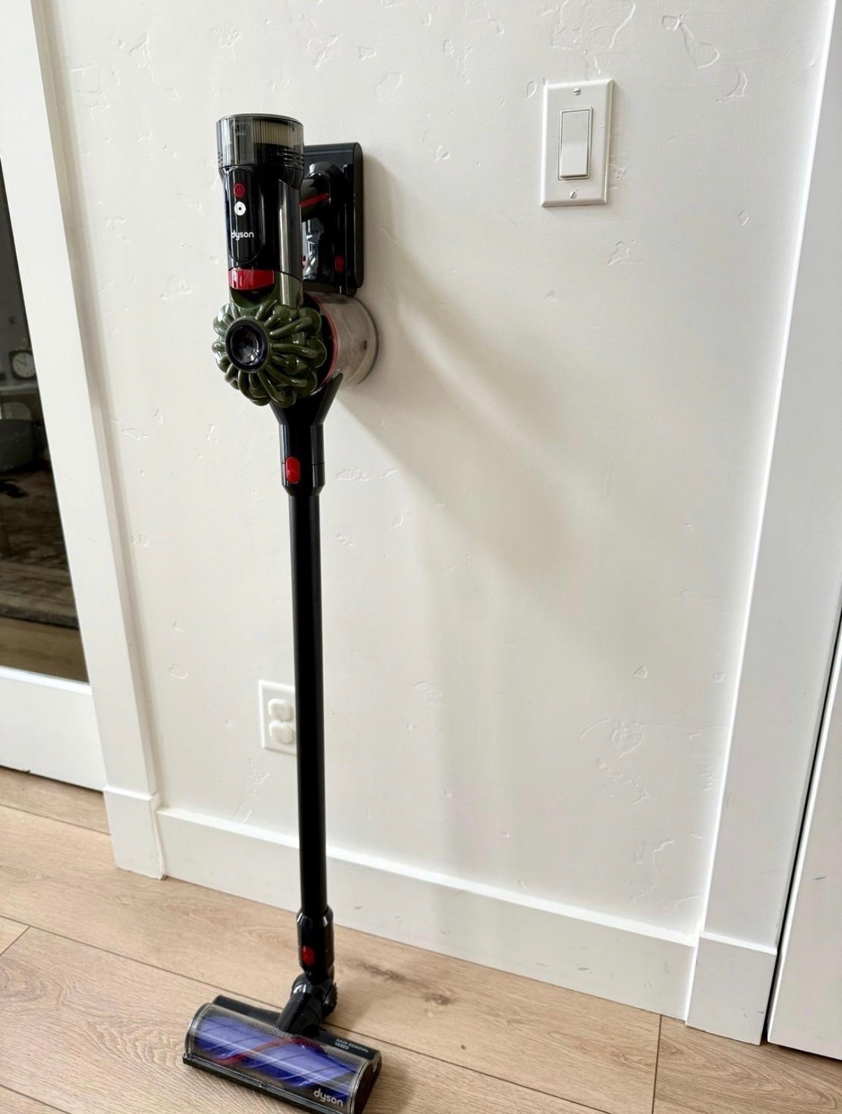 Managing the mess without the stress 💁🏼‍♀️ @dysonusa @target  
 
You can shop the Dyson V8 Cyclone Vacuum at Target

#LTKdayinmylife #LTKmomlife #LTKmorningroutine