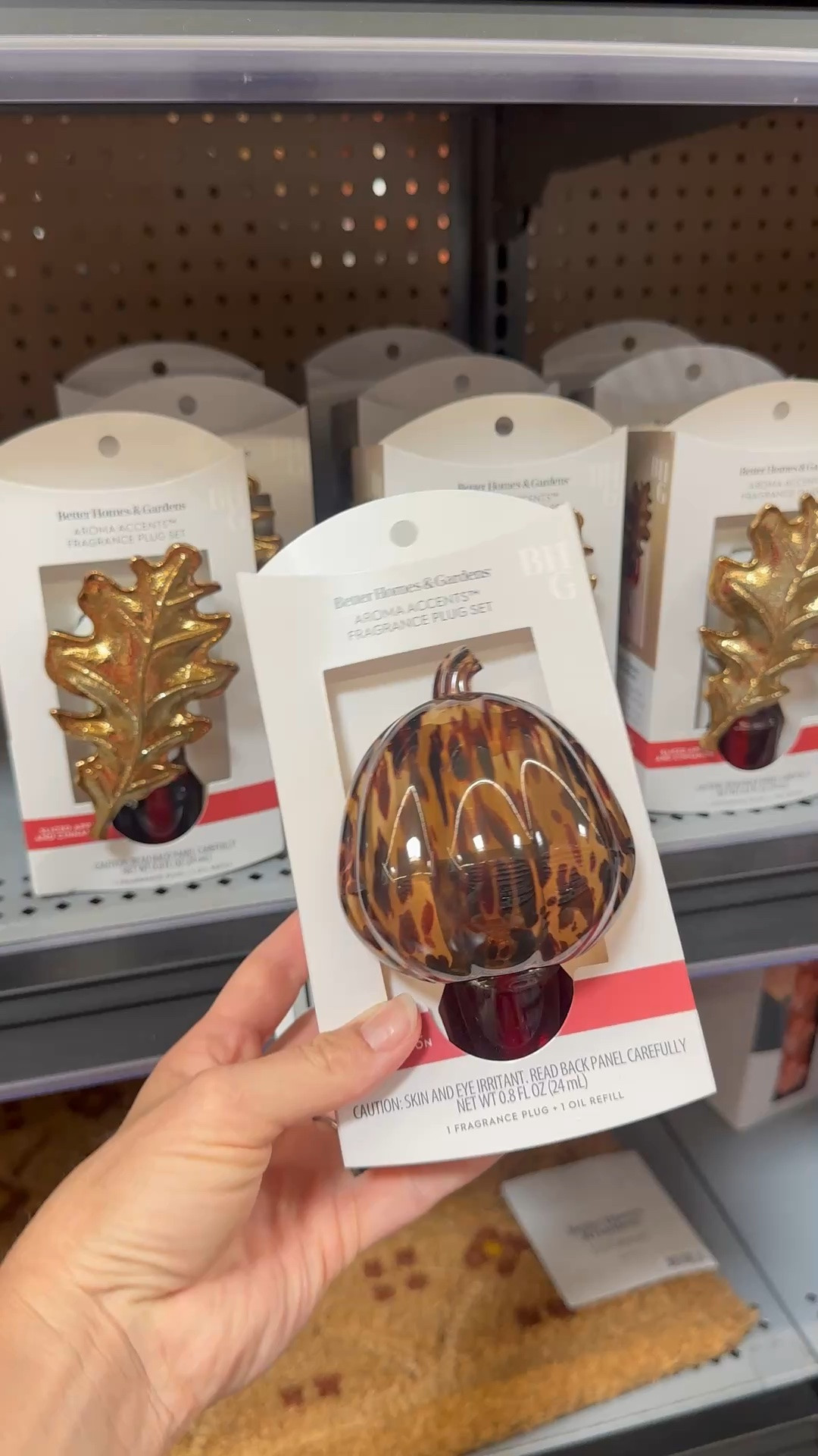 The cutest Fall plug ins! 

Fall decor 
Fall candle 
Walmart 
Leaf 
Autumn 
Pumpkin
Plug in

#LTKSeasonal #LTKHome #LTKSaleAlert