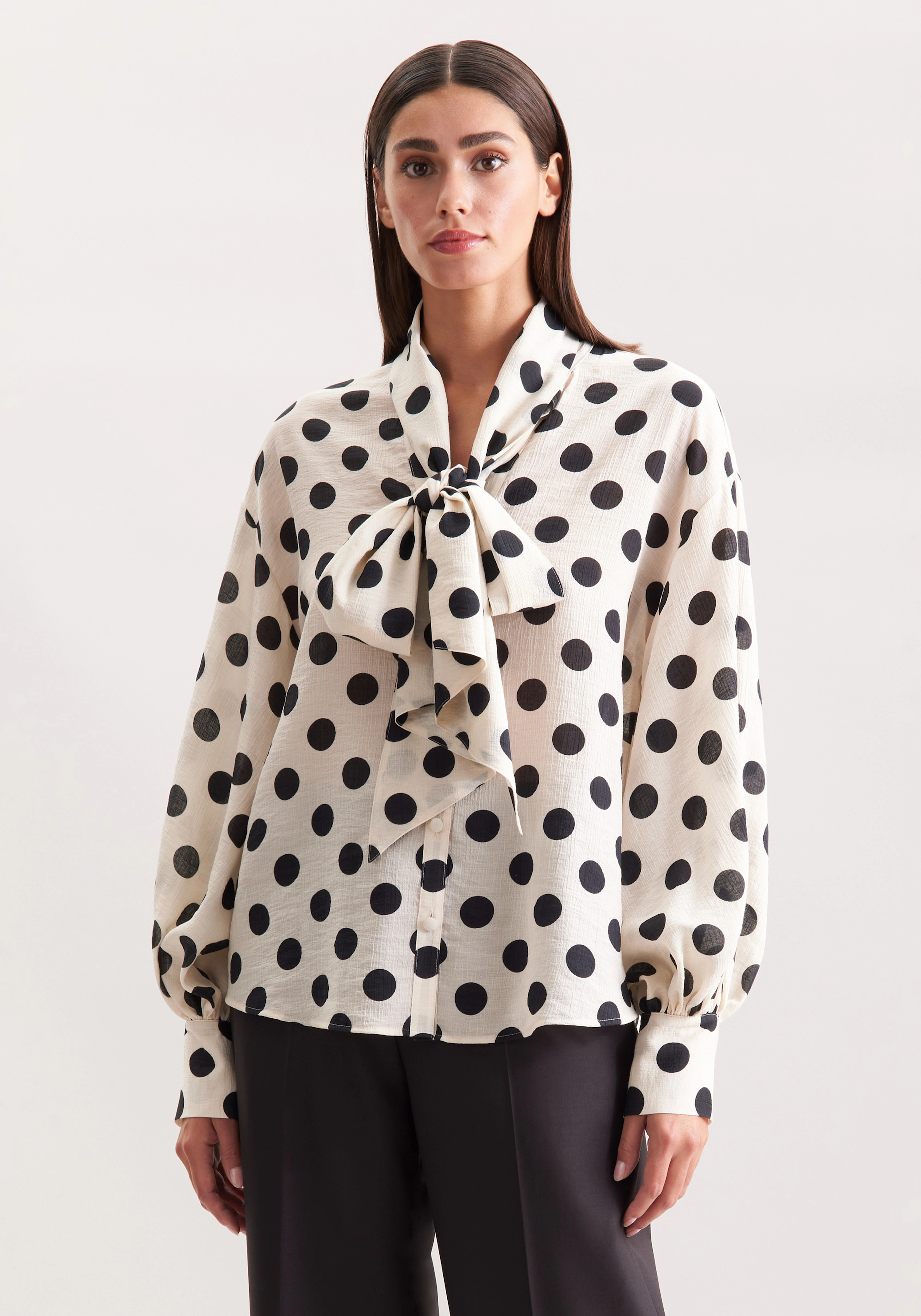 Schluppenbluse in strukturierter Ware mit Tupfenprint | Seidensticker (DE)