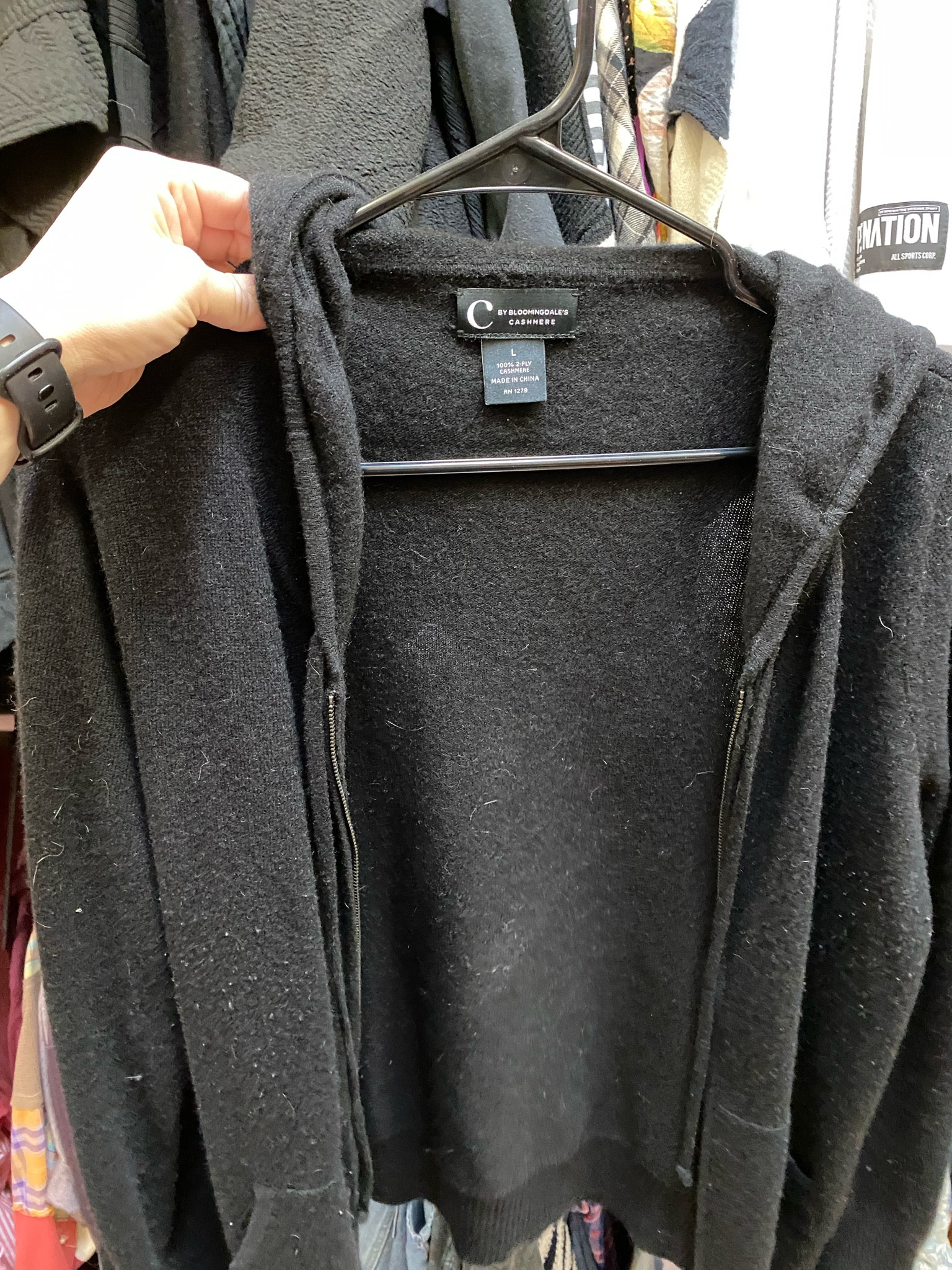 Love my cashmere hoodie from Bloomingdale’s. Would make a great gift! 

#LTKHoliday #LTKCyberWeek #LTKGiftGuide