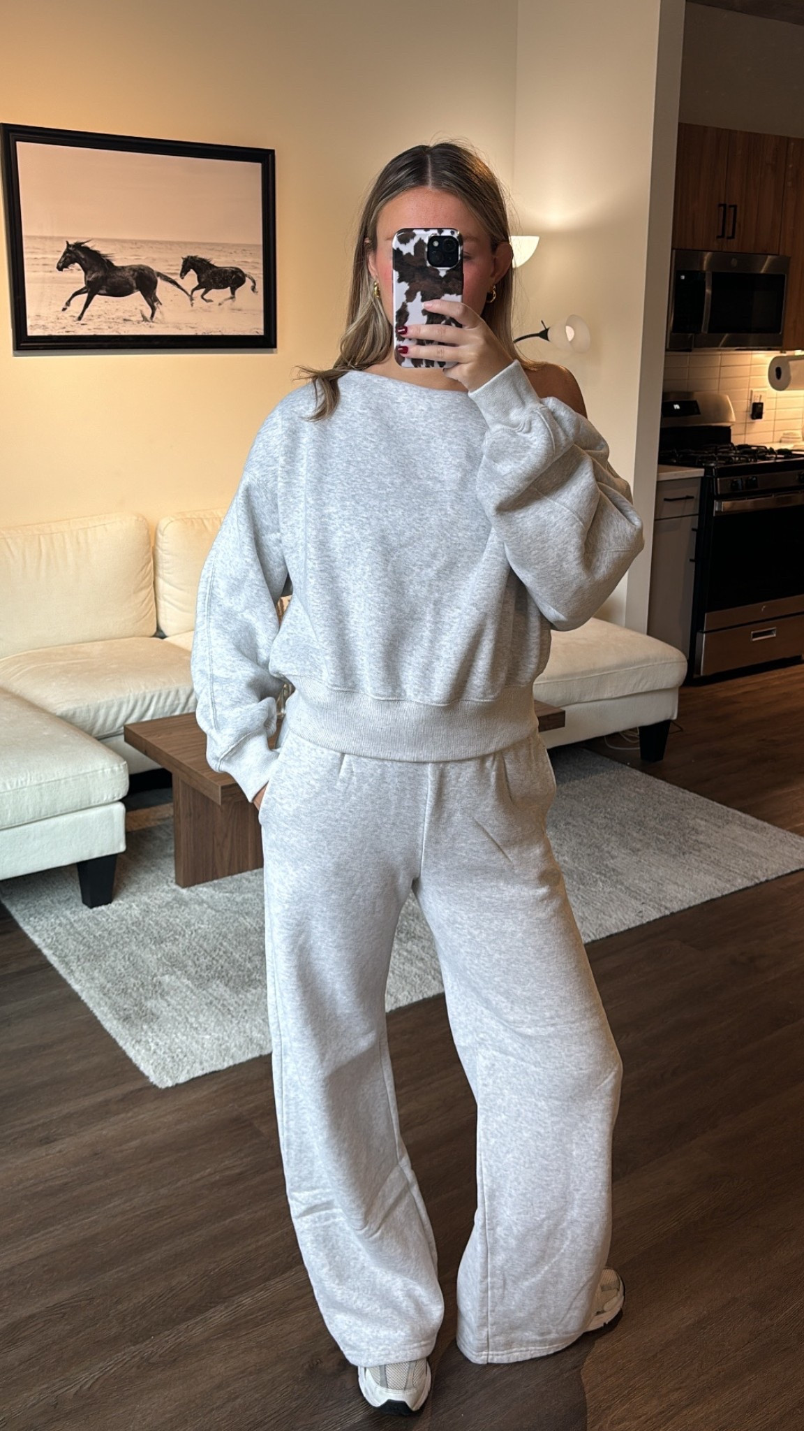 Wearing a medium crew and small sweats!! Take an extra 15% off with code AFFLEECE

Color: light gray

@abercrombie #abercrombiepartner

#LTKFindsUnder50 #LTKSaleAlert #LTKStyleTip
