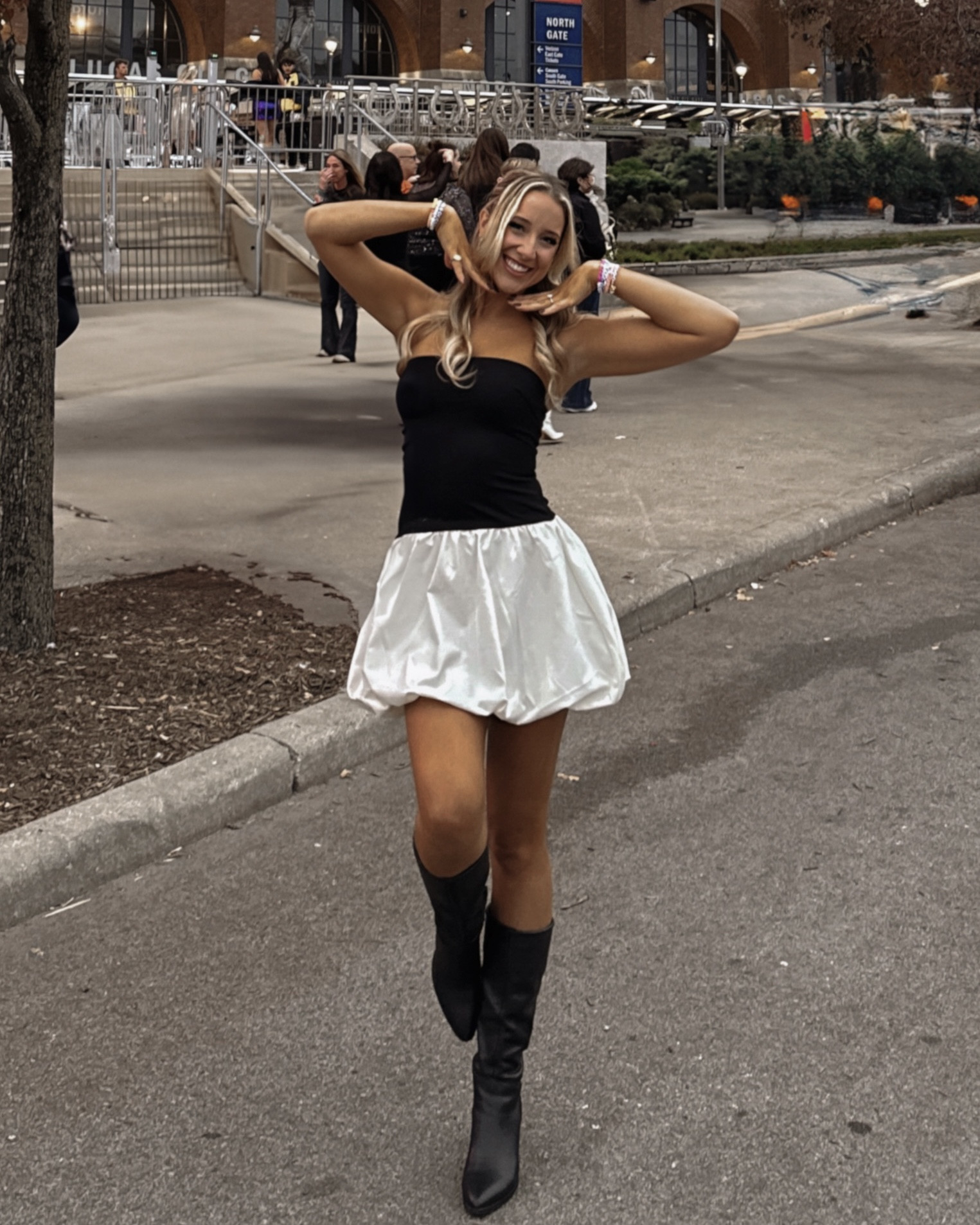 Black & white bubble dress! 

#LTKParties #LTKBeauty #LTKStyleTip