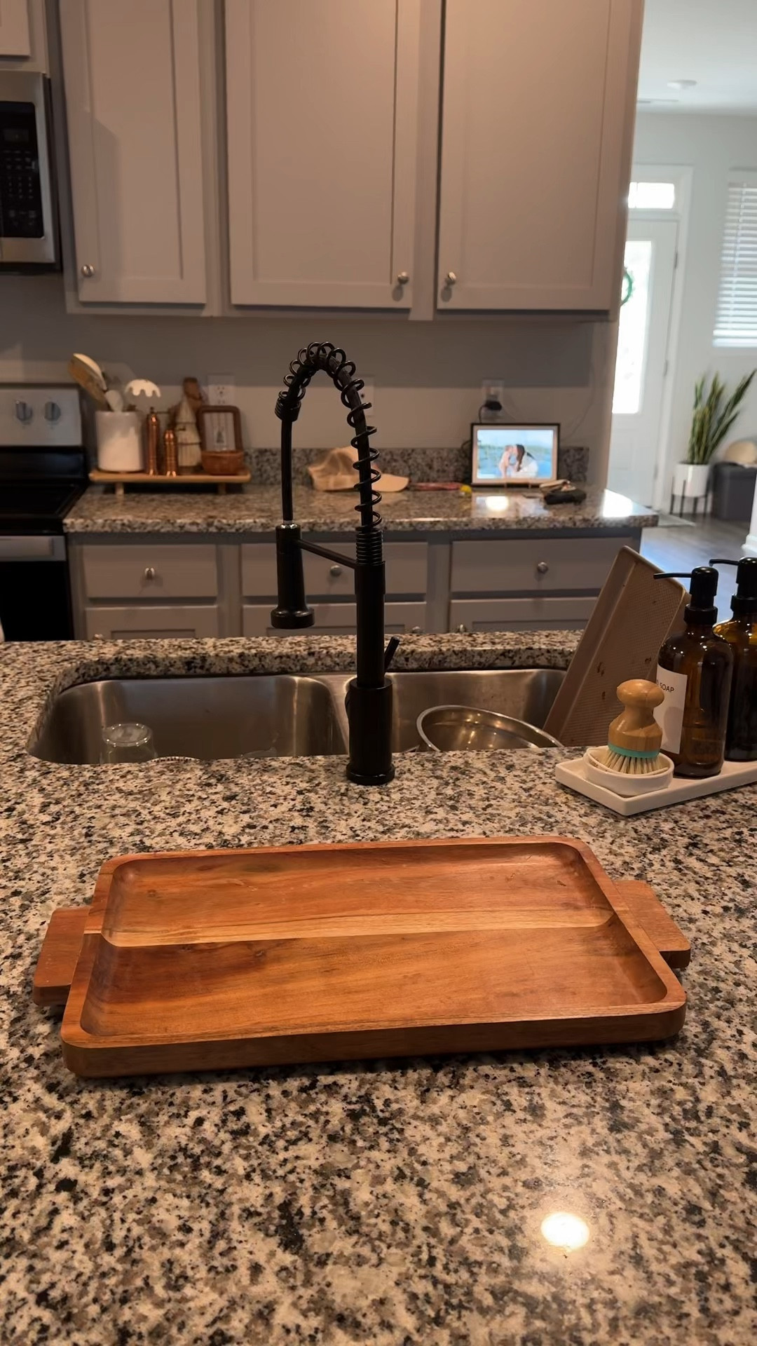 Christmas kitchen decor 🌲

#LTKHome #LTKHoliday #LTKSeasonal