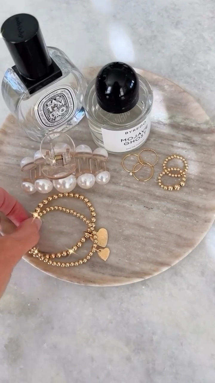 Our hammered coin bracket is back in stock! Perfect for Valentine’s Day ❤️Use code AYLIN10 at checkout for 10% off #bracelet #aylin #stylinbyaylin #bracelet

#LTKValentine