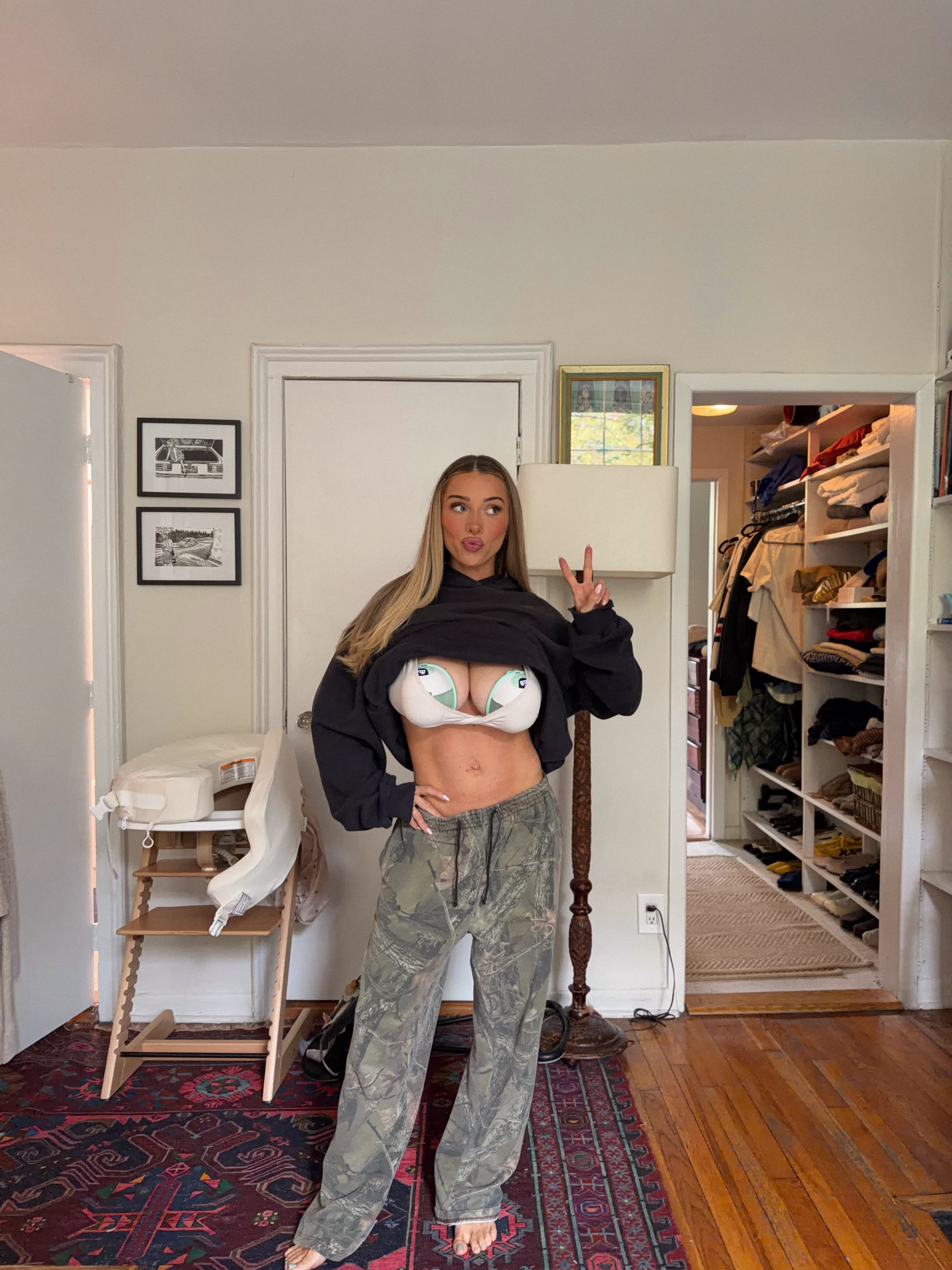 my fave pump + nursing bra 

 #LTKdayinmylife #LTKootd #LTKmomlife