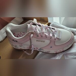 Skechers Light Pink Floral Sneakers Size 9. New With Tags | Poshmark