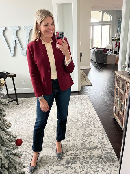 Winter workwear look



Fashion blog  fashion blogger  teacher outfit inspo  teacher approved outfit idea  winter workwear  trendy workwear  trendy fashion  what I wore  style guide  holiday looks  holiday outfit

#LTKworkwear #LTKover40 #LTKstyletip