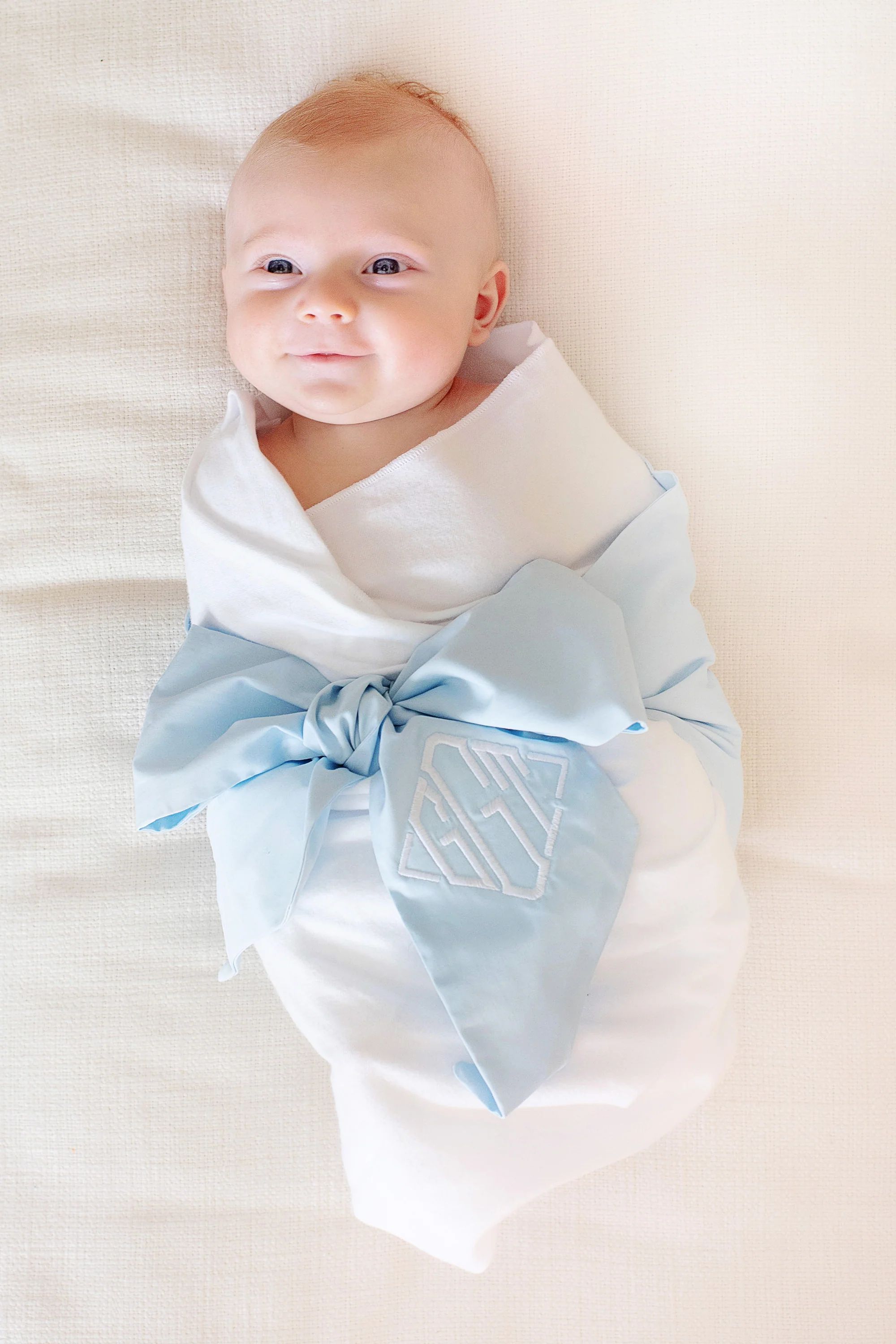 Bow Swaddle ® - Buckhead Blue | The Beaufort Bonnet Company