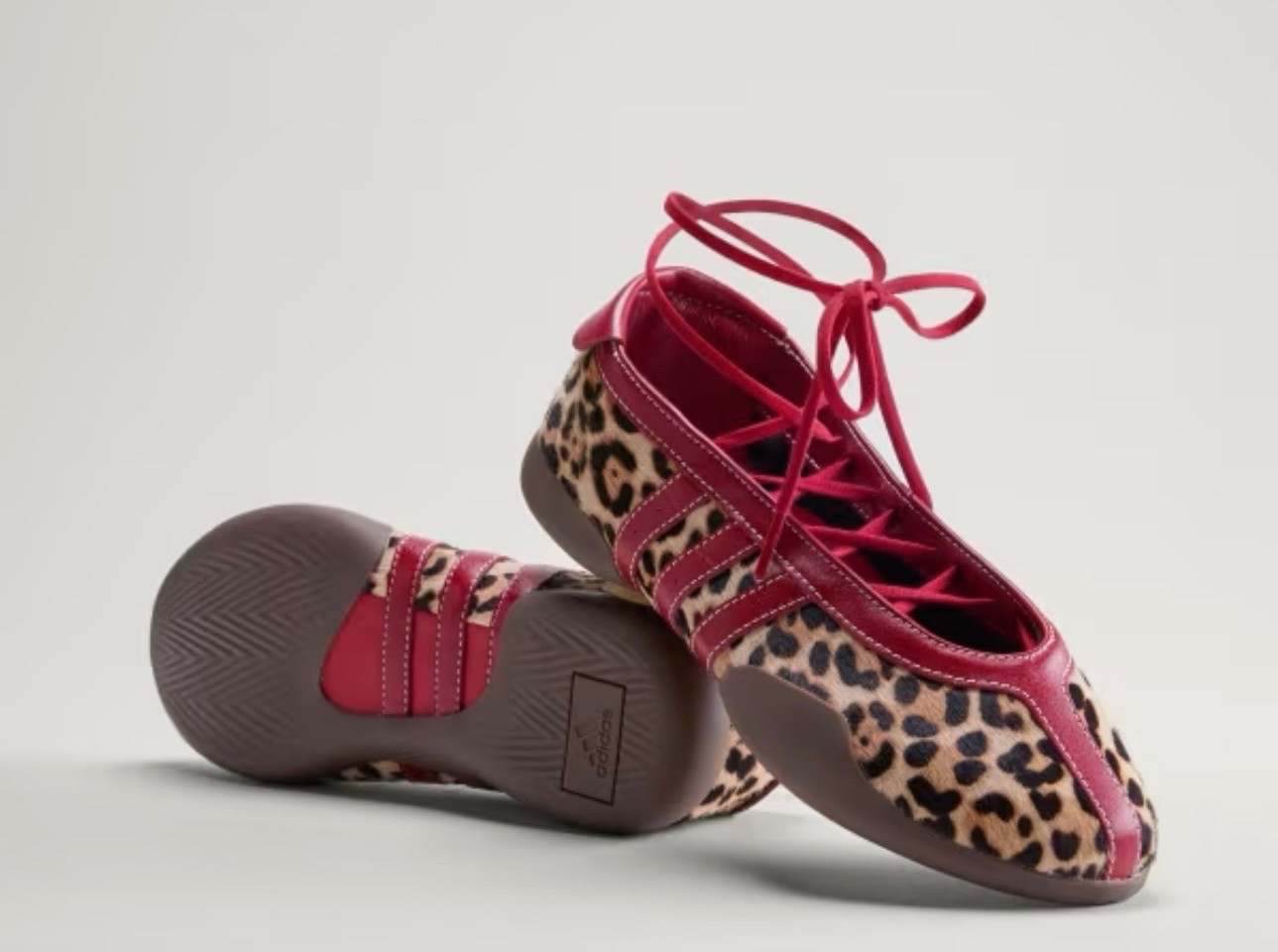 Leopard and red, yes please ❤️🐆