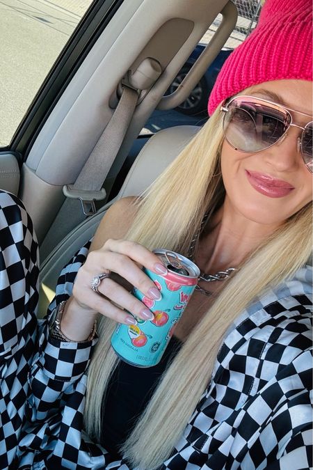 black & white checkered cardigan / QUAY aviator sunglasses / Tarte Juicy Lip / mini Alani Peach energy drinkk

#LTKbeauty #LTKstyletip #LTKfindsunder50