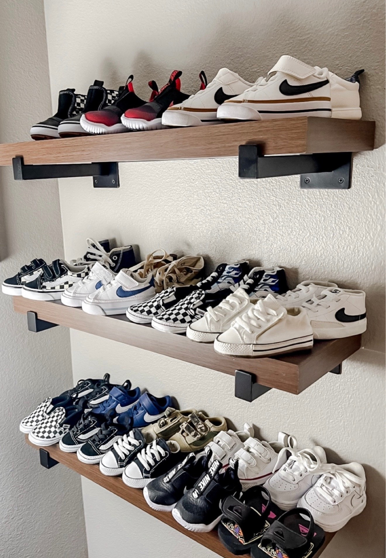 Favorite bookshelves for shoe storage in the nursery!

Bookshelf / shelves / nursery / nursery organization / kid room organization / shoe storage / closet organization / shoe organization / shoe display

#LTKKids #LTKBaby #LTKHome