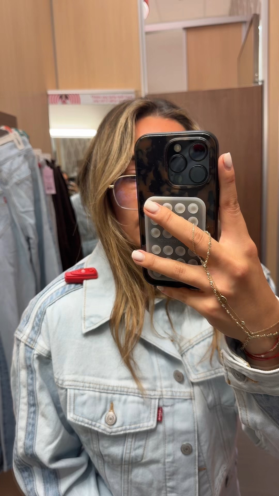 This low rise baggy denim set from Levi’s at target is so good 

#LTKSaleAlert #LTKFindsUnder100 #LTKFallSale