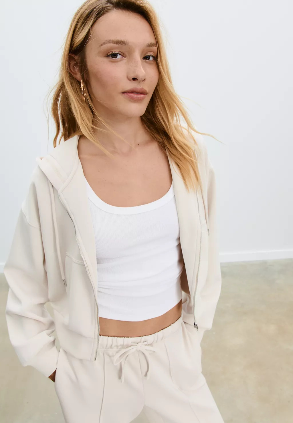 Soft-feel zip-up sweatshirt - Women's Co ord sets | Stradivarius United Kingdom | Stradivarius (UK)
