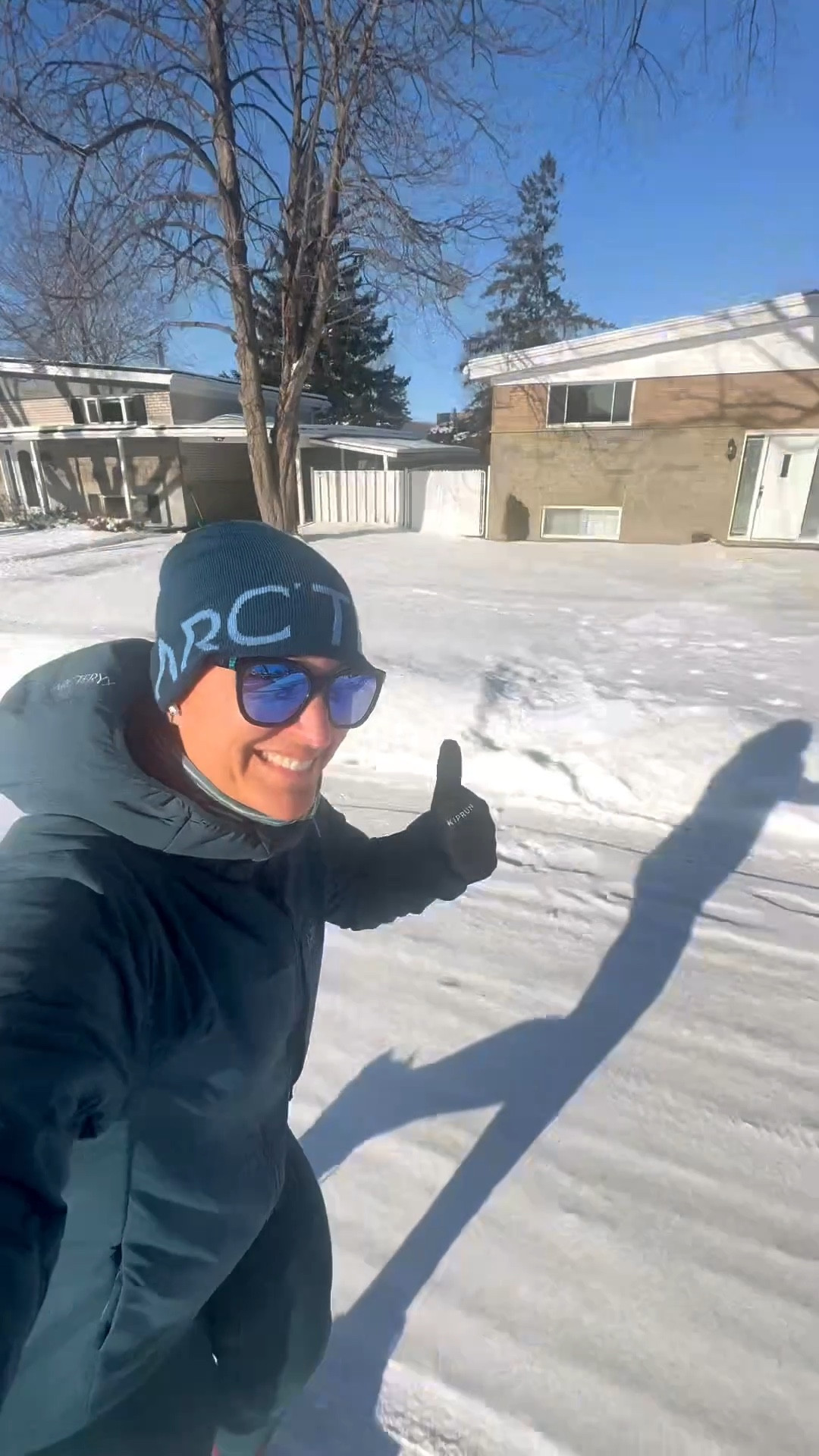 What I actually wear for winter running in a Canadian winter ❄️
It’s –12°C (feels like –18), so layering is non-negotiable.
These cold-weather running pieces keep me warm without overheating or sliding down mid-run 🙌
Linked everything I’m wearing for winter runs — save this if you run outside in the cold.

#LTKcurves #LTKfitness #LTKwinter