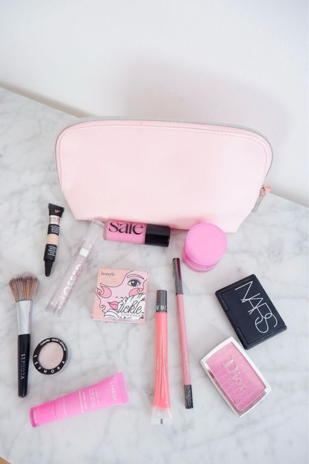 Pink beauty makeup faves 


#LTKSeasonal #LTKfindsunder50 #LTKbeauty