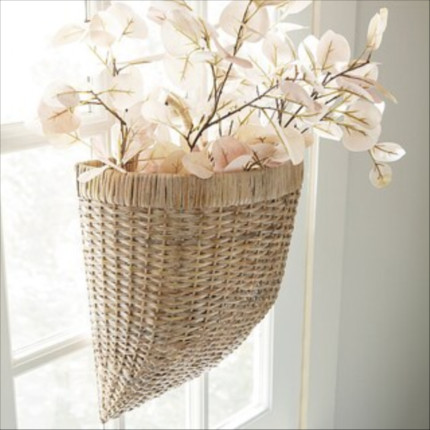 Seaside Flat Back Hanging Wall Basket in White