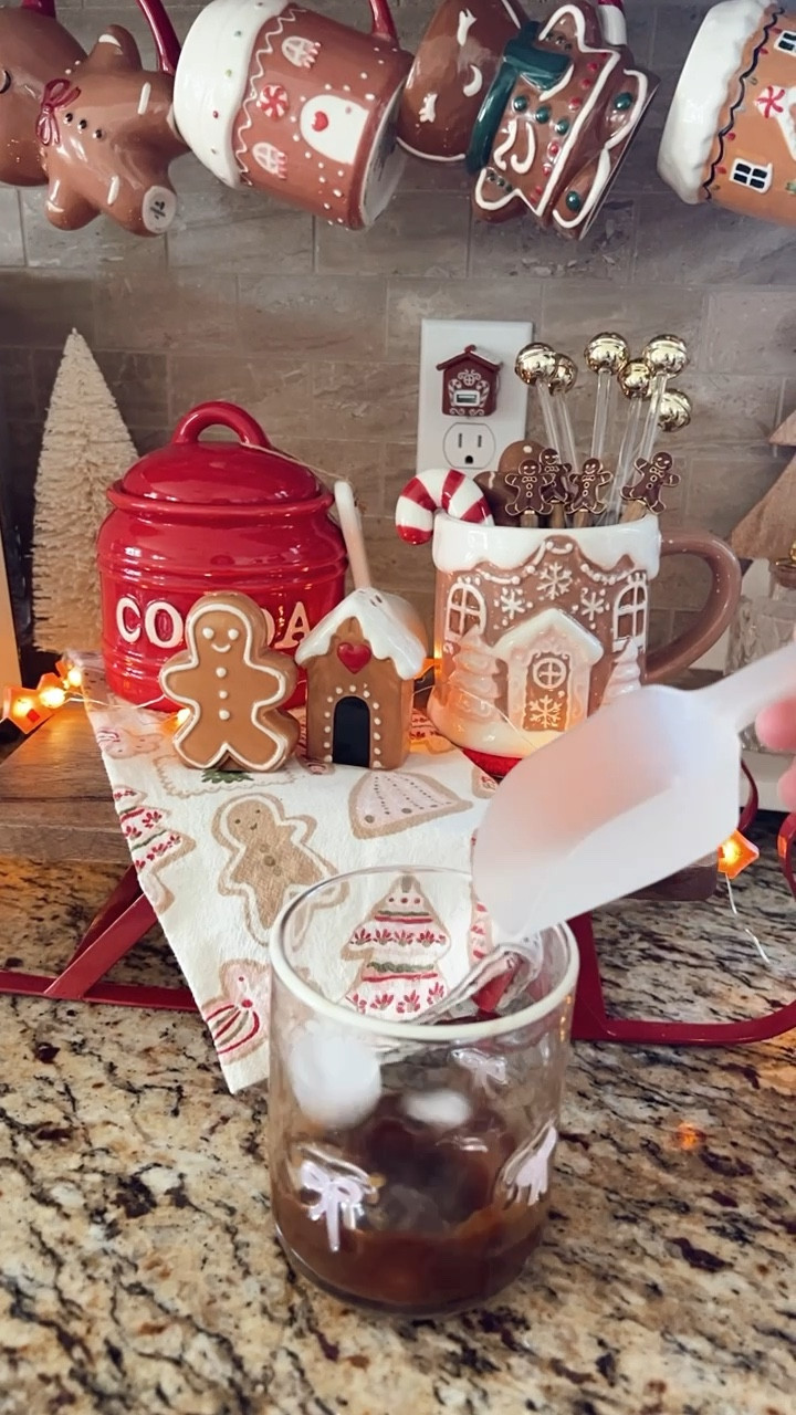 Iced Peppermint Bark latte 🎄♥️☕️

#LTKSeasonal #LTKHoliday #LTKHome