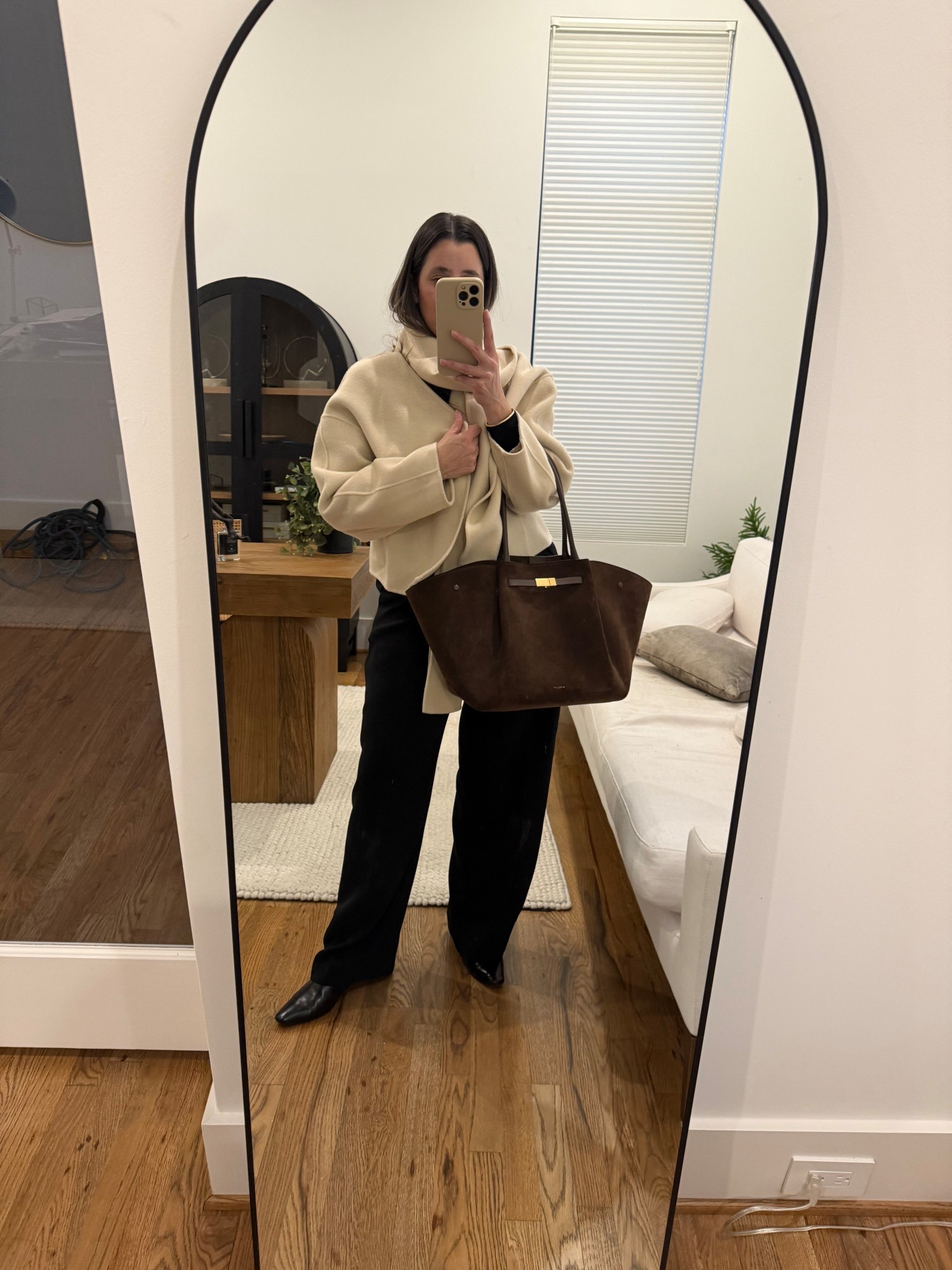 What I wore to the office today 🥶Thes pants are a great alternative to the ones from Aritzia and are only 24$ right now! They come in other colors too

#LTKHoliday #LTKootd #LTKWorkwear