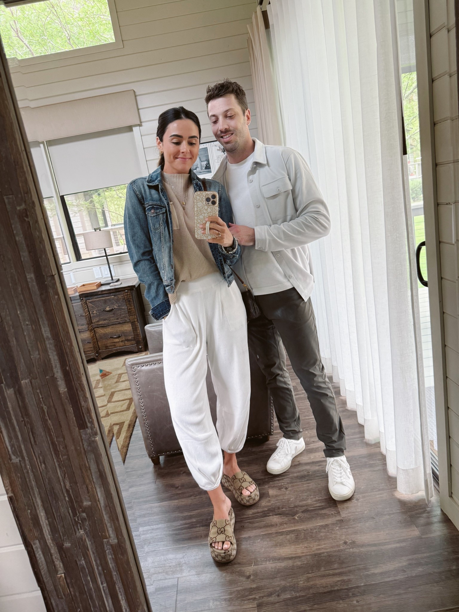 Travel day ootd 


Veja, Vuori, free people, Amazon, travel outfit, comfy fit, mom ootd 

#LTKFindsUnder100 #LTKShoeCrush #LTKTravel