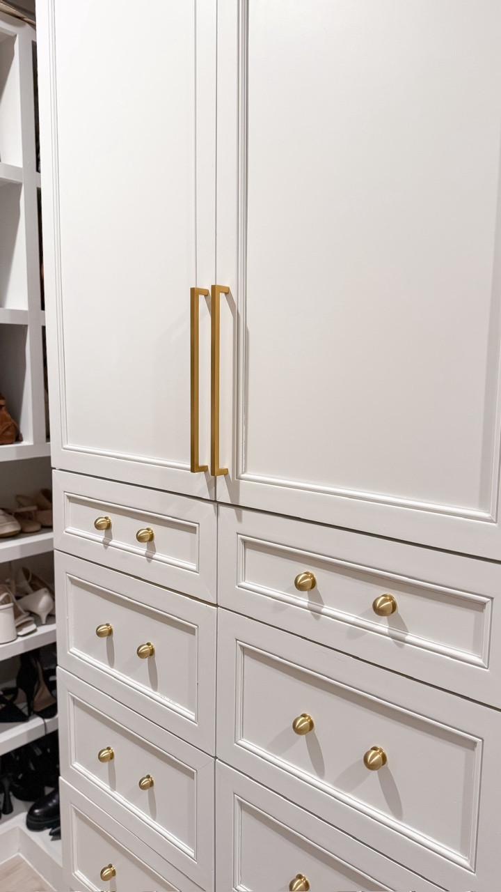 Building my capsule wardrobe, so a little closet reset was needed to make space for what actually fits my style right now. 🤍 I usually do a full reset twice a year — it keeps everything fresh and intentional.

#closetreset #organizationinspo #fallstyle #capsulewardrobe #dandharamorrishome

#LTKHome #LTKU #LTKStyleTip