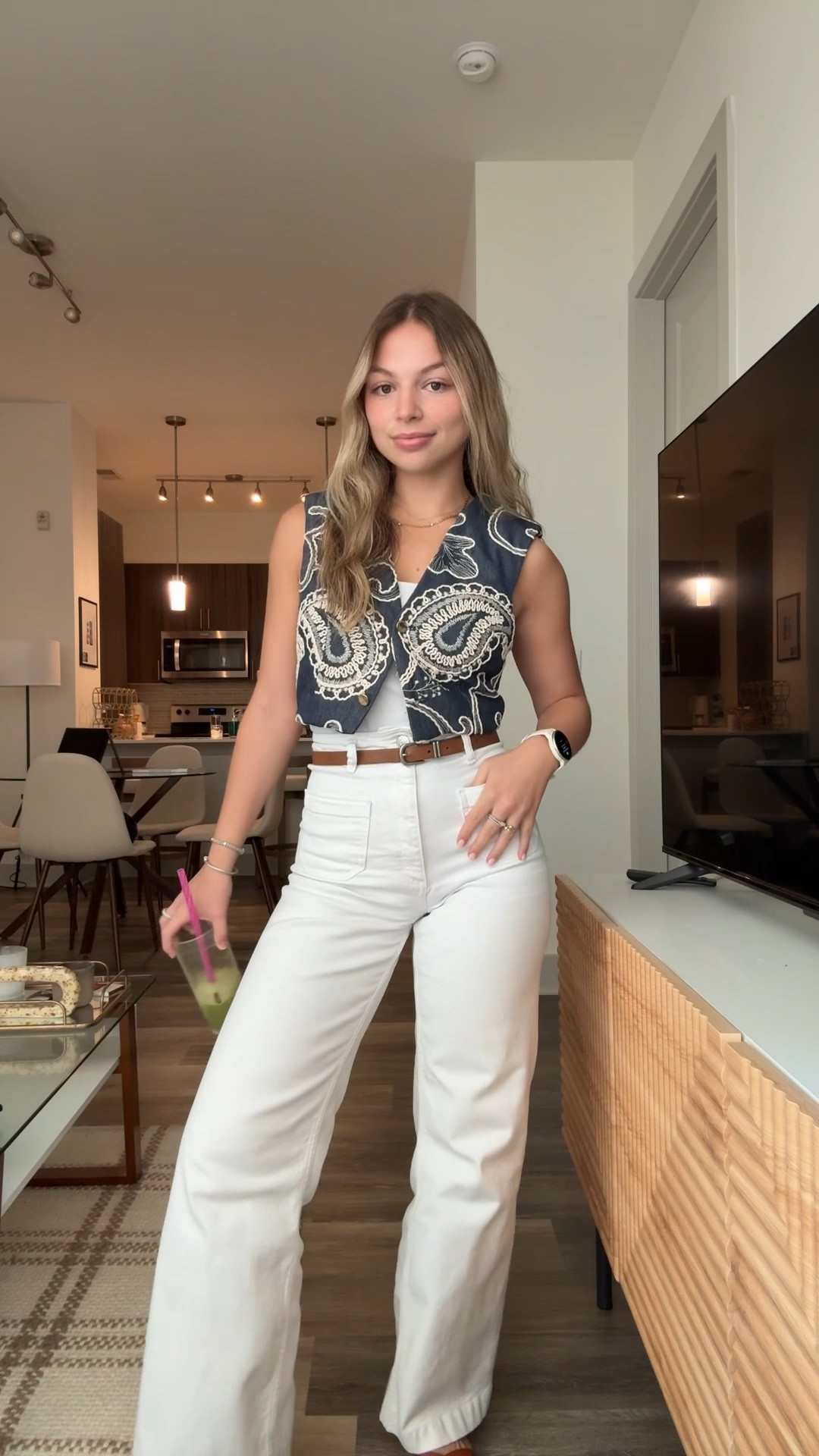 Effortless style for late summer ☀️ White wide-leg pants paired with a cropped embroidered vest make the perfect transitional outfit. Dressed up or down, this look is all about chic comfort that works for brunch, date night, or weekend plans. ✨

Shop the look:
🤍 Wide-leg white trousers
🤍 Cropped embroidered vest
🤍 Brown leather belt
🤍 Minimal gold jewelry

#OOTD #WideLegPants #FallTransitionalStyle #OOTDFashion #LTKstyletip #OutfitInspo