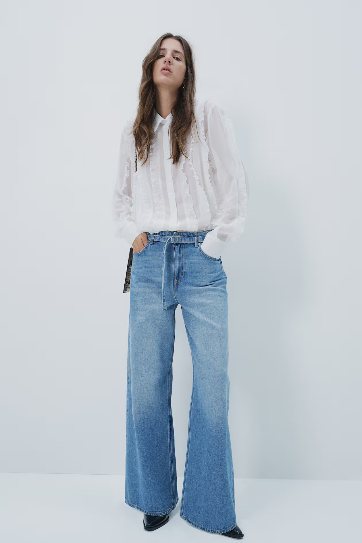 Weite Jeans mit Gürtel | H&M (DE, AT, CH, NL, FI)