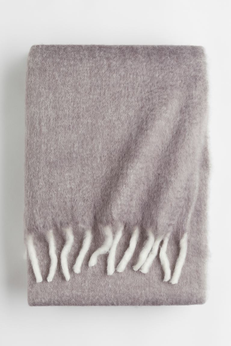 Soft wool-blend blanket | H&M (UK, MY, IN, SG, PH, TW, HK)