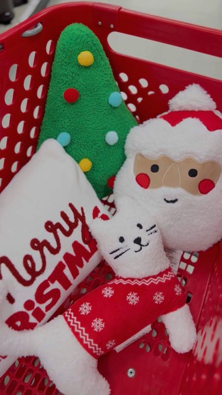 $10 holiday pillows at Target 🎄🎅🏼🎁⛄️✨

#LTKhome #LTKfindsunder50 #LTKHoliday