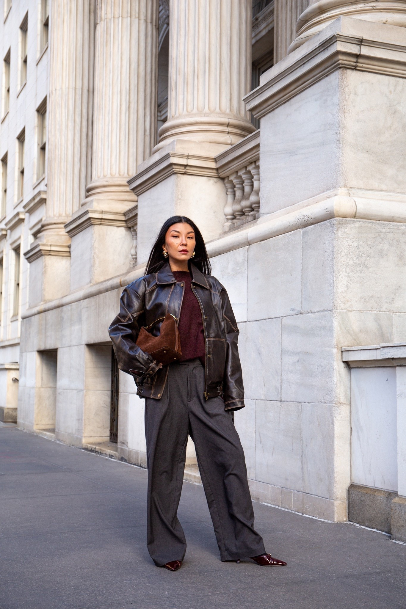 Structured layers. Grounded colors. 🤎🍇
Nothing loud—everything intentional.🩶
Jacket: @showpo
Bag: @elleme
#winterfashion #fashiondaily #outfitinspiration #suedebag #fauxleatherjacket



#LTKootd #LTKSeasonal #LTKOver40
