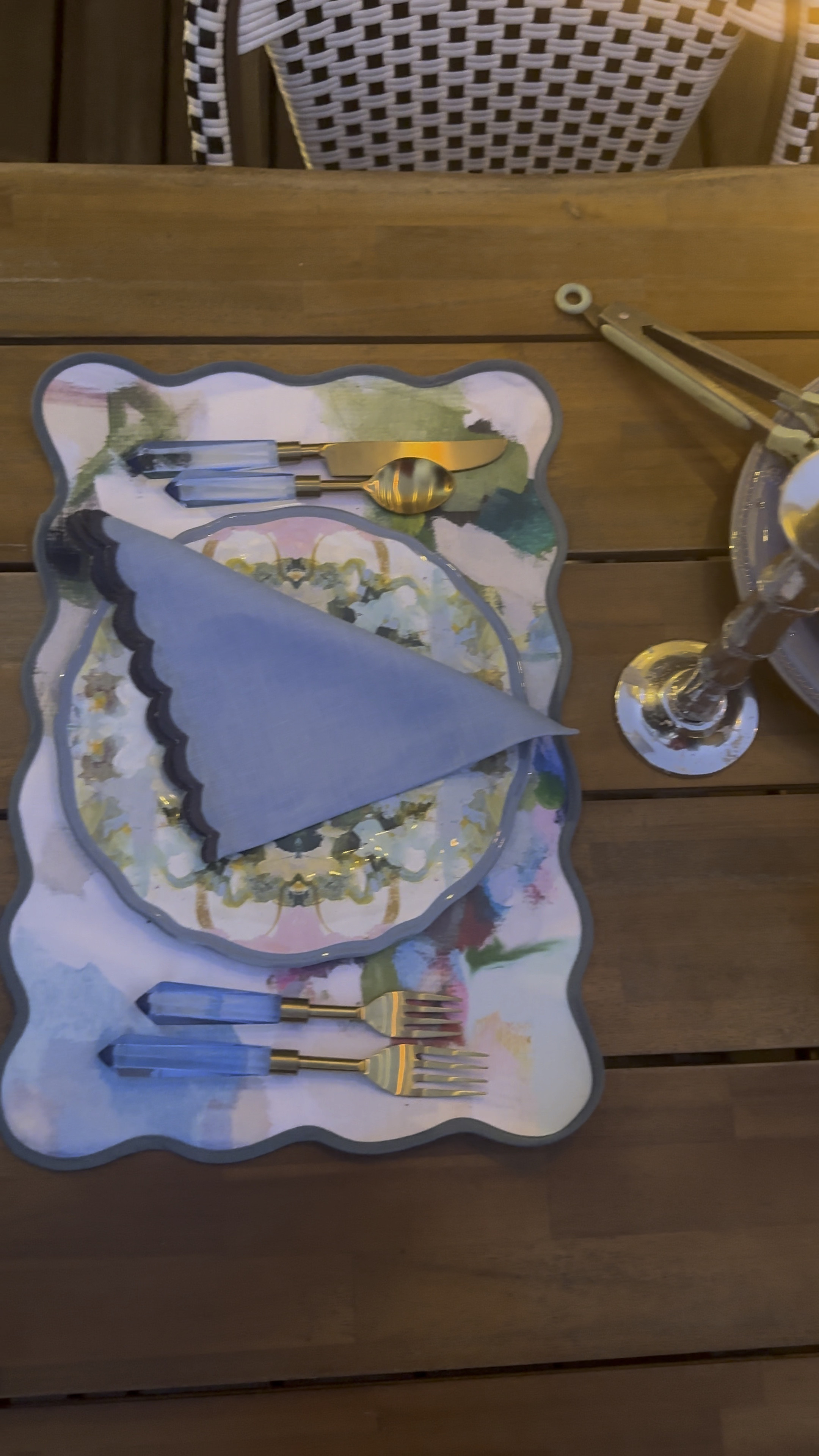 Elevate your outdoor gatherings with our chic melamine serving ware! Durable, stylish, and perfect for any occasion. Let's dine al fresco in style! 🍽️✨ #laurapark #OutdoorEntertaining #MelamineElegance #AlFrescoChic

#LTKfindsunder100 #LTKhome