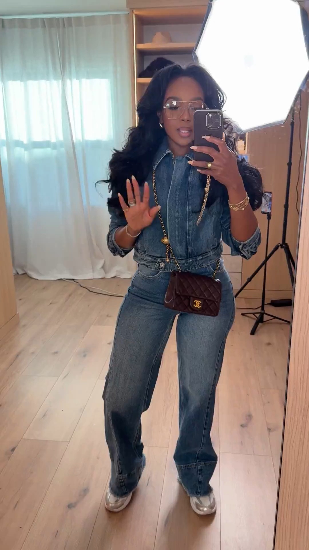 Scroll to shop this denim-on-denim look 💙

A classic combo that never goes out of style—this matching denim set feels elevated yet effortless, and both pieces can be worn so many ways, making it a perfect cost-per-wear staple.

Perfect for casual days out, errands, travel days, or weekend plans.

📏 Measurements: 5’4”, 140 lbs, 34D bust, 27” waist, 40” hips

Follow me on Instagram and YouTube @kirasfashionfinds @Zara @Express 

