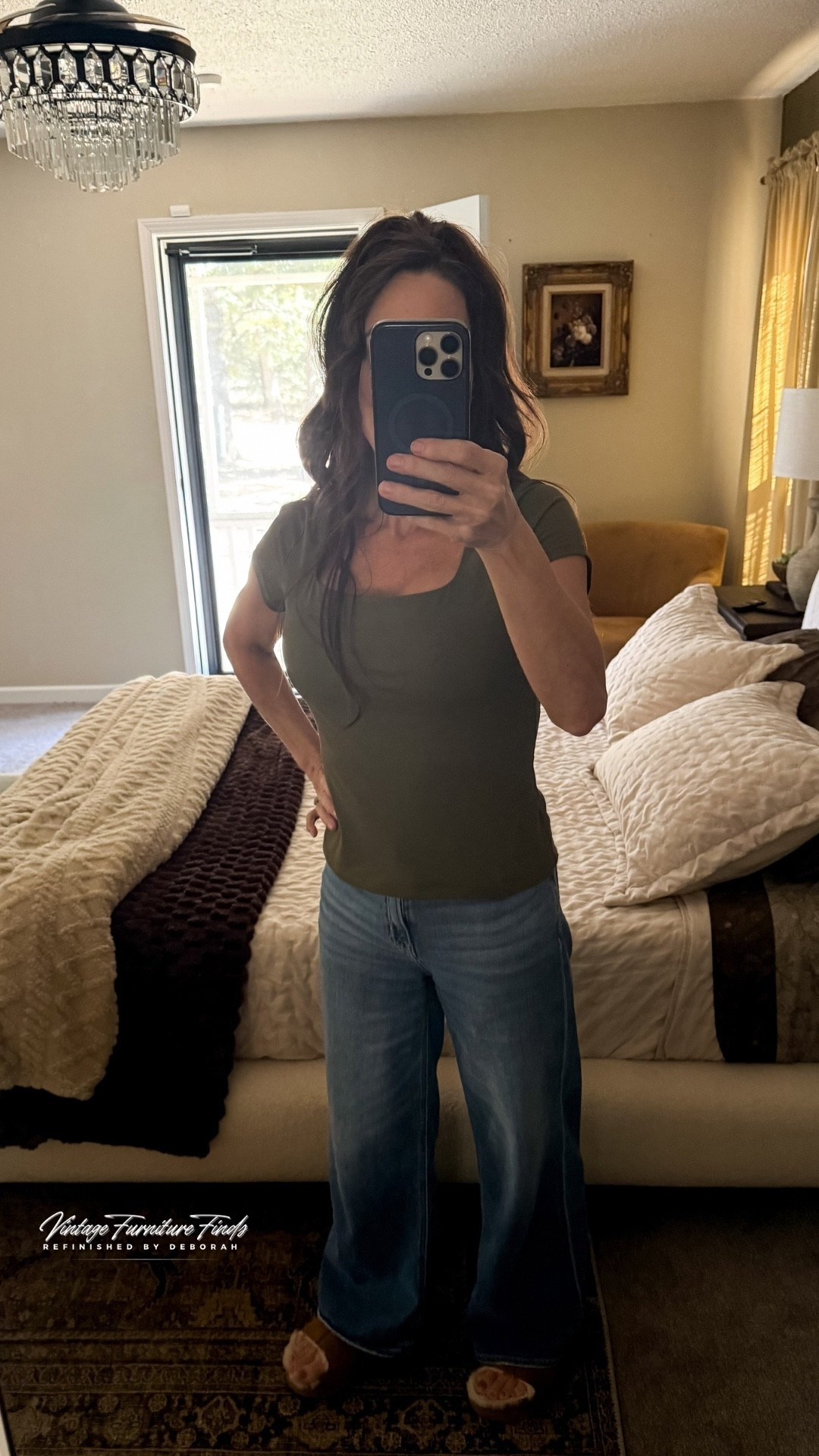 Wide leg jeans
30% off
120lbs
5’3
Jeans:00 short
Top:Medium 


#LTKSaleAlert #LTKStyleTip #LTKFindsUnder50