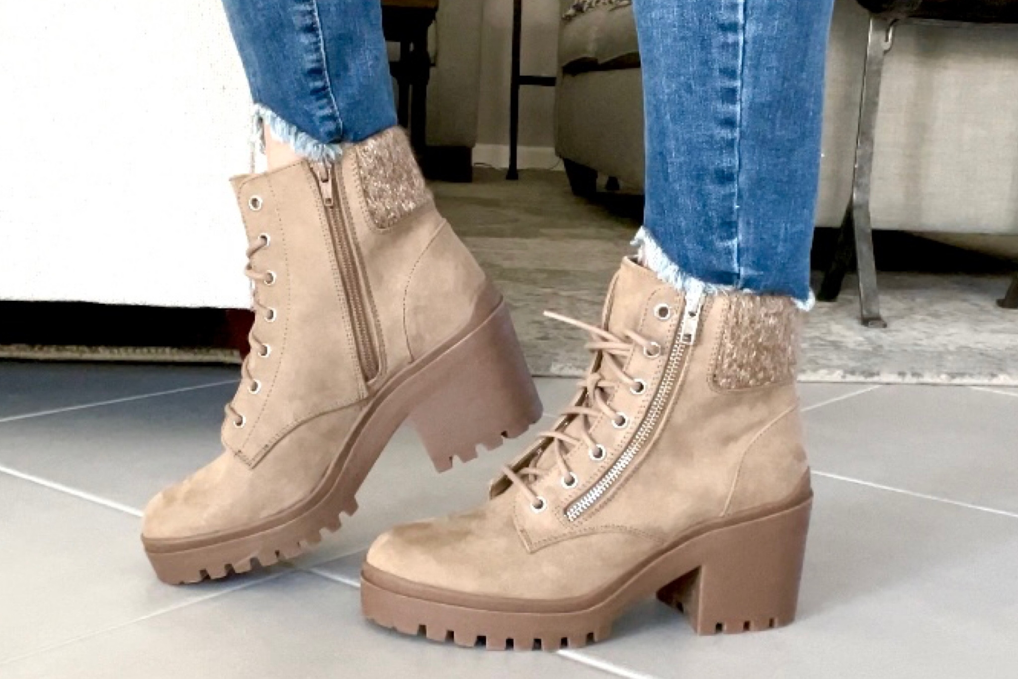 #Walmartpartner These boots from @Walmart are really on trend this fall season! They are so cute and comfortable and add that finishing touch to your cozy fall skinny jean outfits 

#LTKfindsunder50