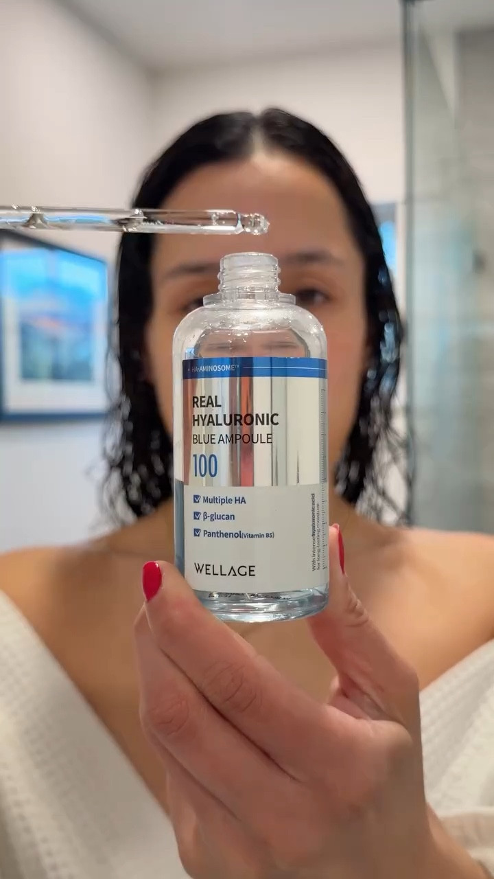 I started implementing this guasha routine every night and you can literally see how much more relaxed I was and how my puffiness went down… unbelievable ✨

The best part is you can do it right at home yourself. It’s so relaxing and gives you that instant lifted, sculpted look without any effort.

Try it 🤍 Comment “link” to shop my gua sha ✨

#guasha #skincare #facialmassage #selfcare #lymphaticdrainagemassage